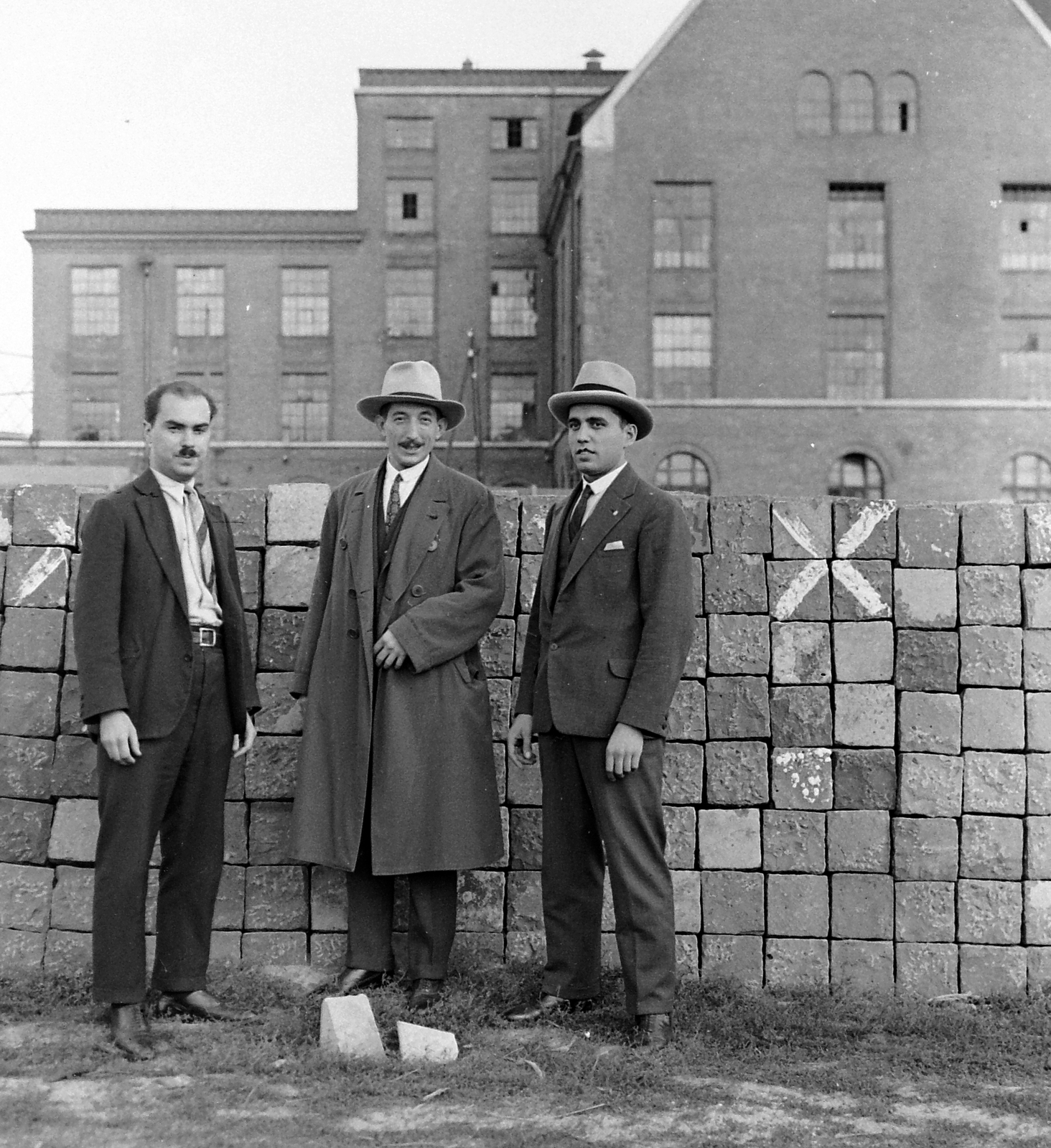 Hungary, Budapest XIII., Révész utca 27-31., a Népfürdő utca sarkánál, a Budapest Székesfőváros Gázművei telepe., 1930, Fortepan, industrial building, Budapest, big ashlar, Fortepan #13496