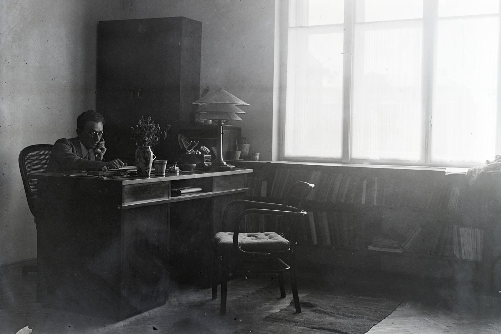 1934, Lőrinczi Ákos, backlight, desk, office, light, Fortepan #134987