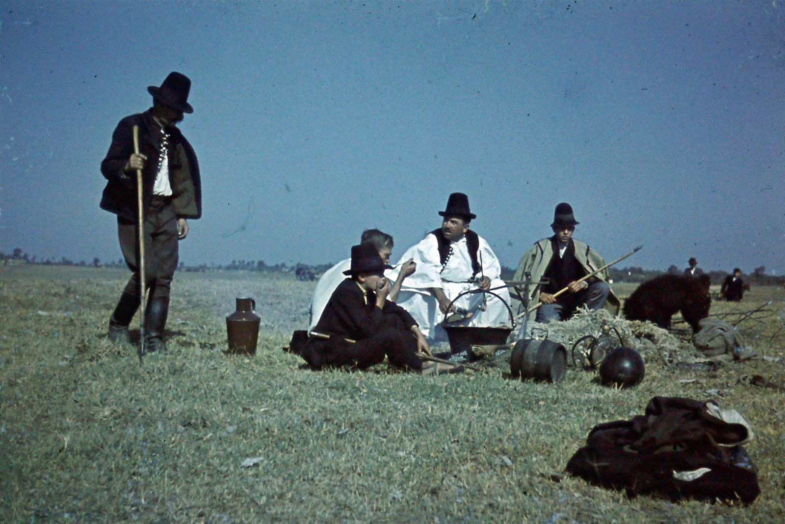 1942, Szabó Viktor, colorful, folk costume, cauldron, shepherd, Fortepan #135626