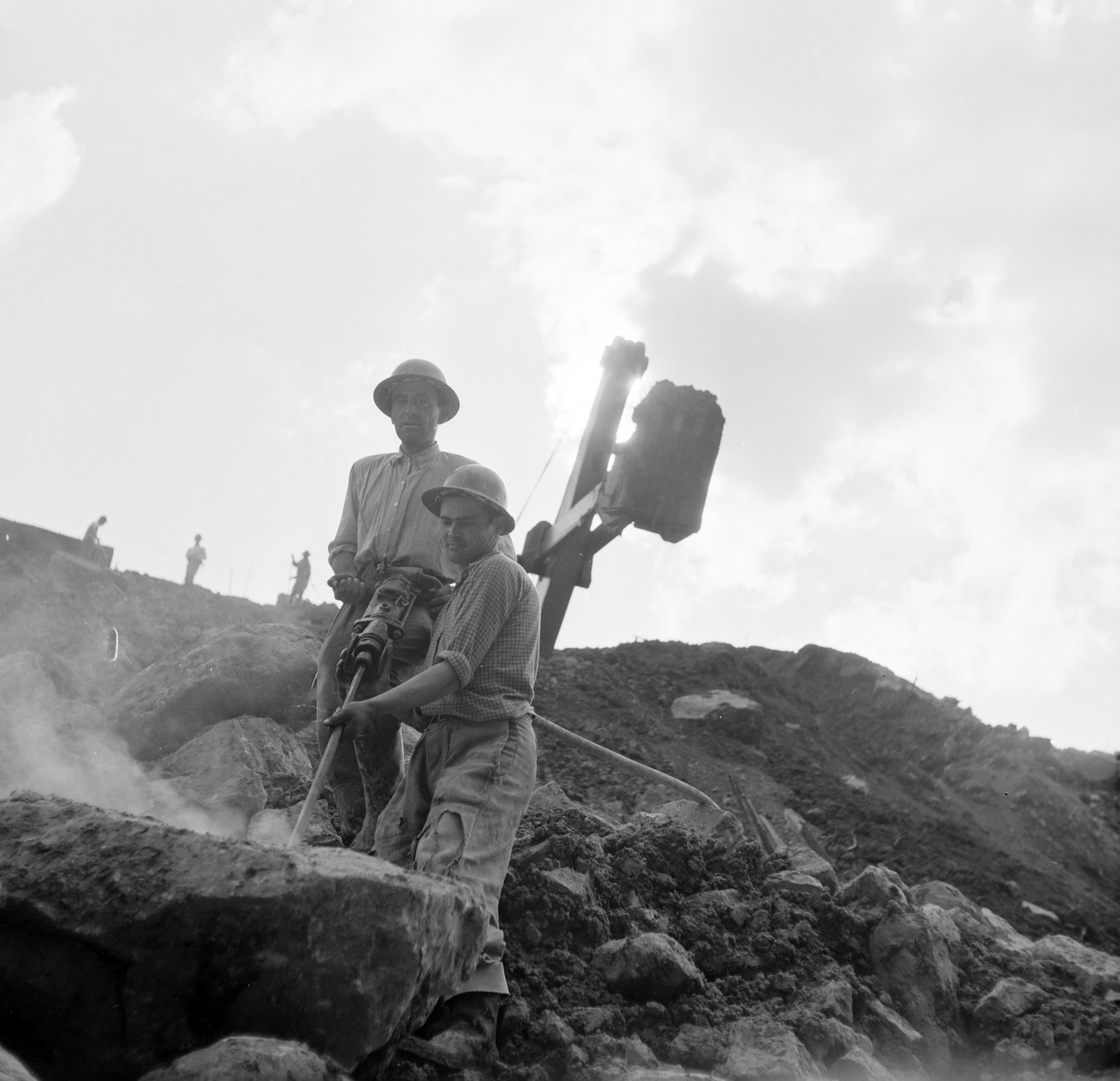 Romania,Transylvania, a Felsőfernezelyi víztározó gátjának építkezése a Firiza folyón, Nagybányától északra., 1962, Sütő András örökösei, Új Élet szerkesztőség, Fortepan #135810