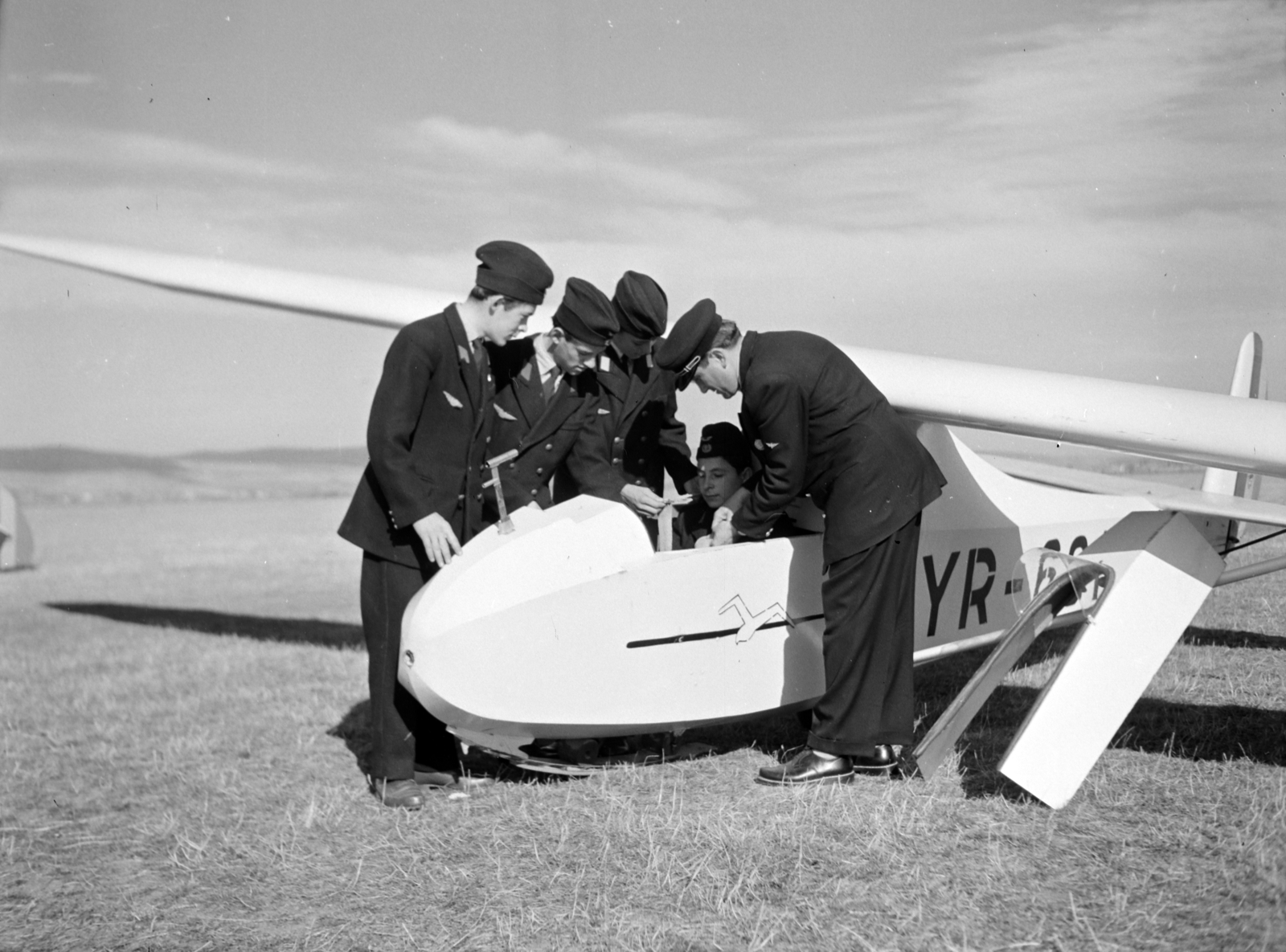 Románia,Erdély, Marosvásárhely, sportrepülőtér (később a Maros megyei "Elie Carafoli" Repülőklub kezelésébe került)., 1962, Sütő András örökösei, Új Élet szerkesztőség, Fortepan #135879