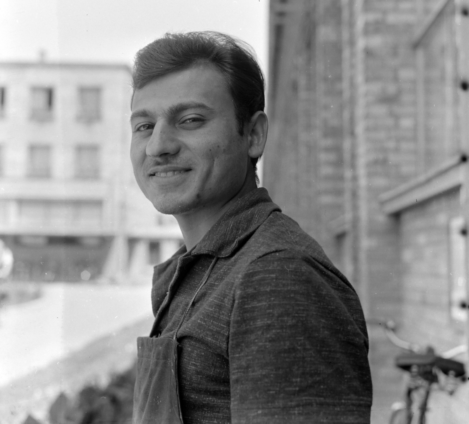 Romania, 1964, Sütő András örökösei, Új Élet szerkesztőség, smile, man, Fortepan #135880