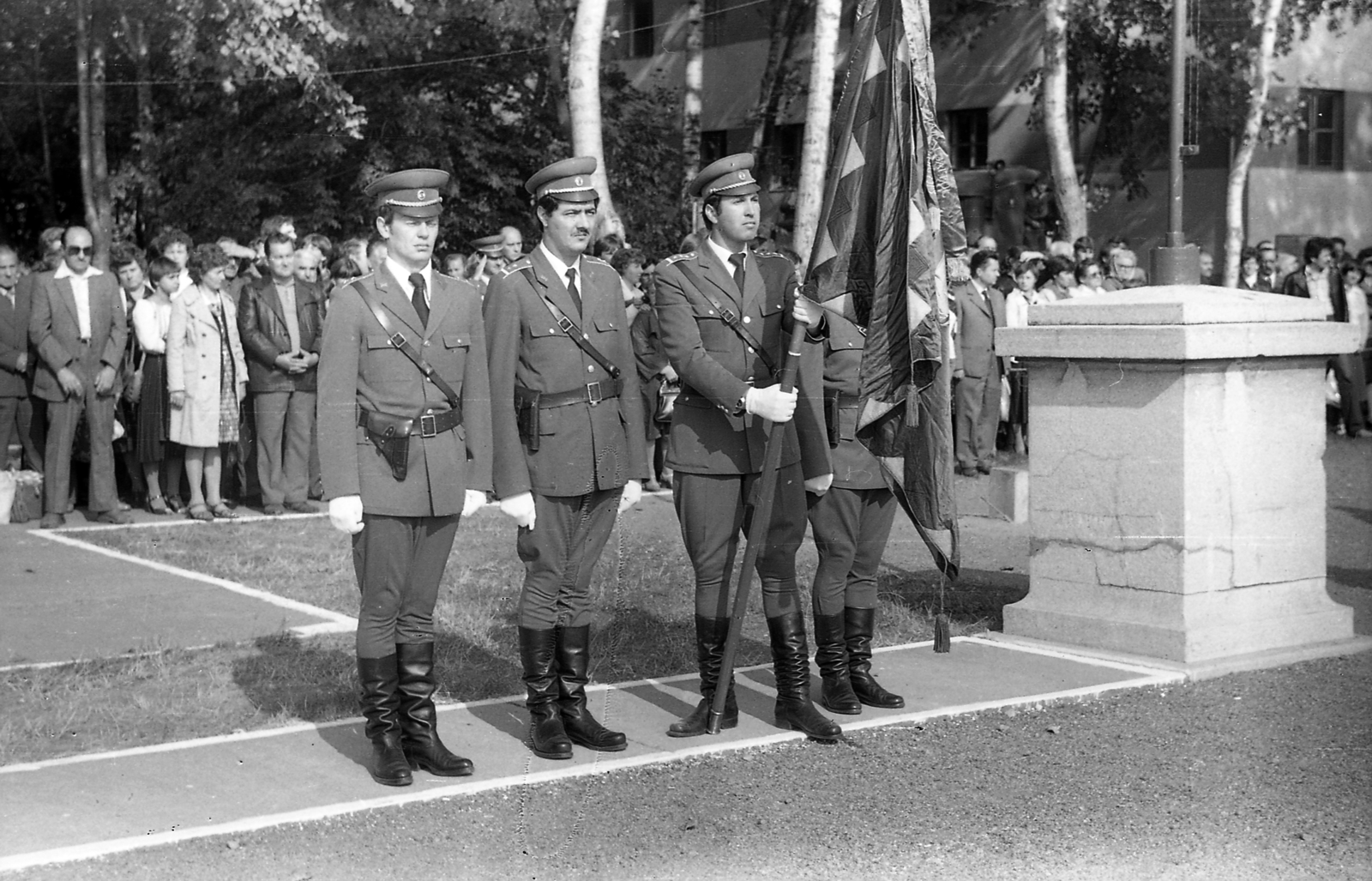 Hungary, Hódmezővásárhely, Szegedi úti laktanya, a Magyar Néphadsereg 62. számú gépesített lövészezrede, a felvétel a honvédek eskütétele alkalmával készült., 1980, Varga János, oath of enlistment, Fortepan #135947