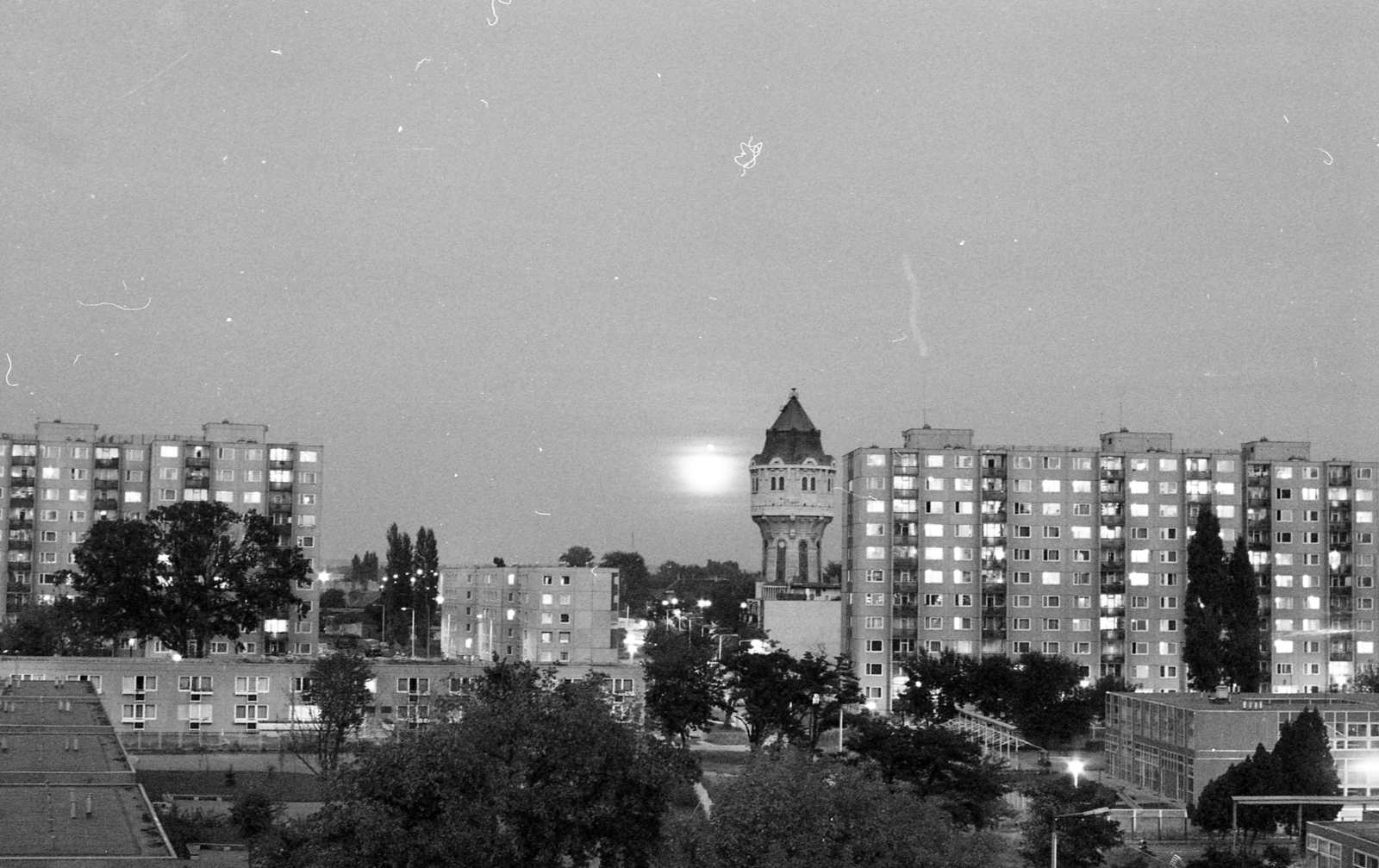 Hungary, Budapest IV., Újpesti víztorony az Árpád útnál a Závodszky Zoltán utca irányából nézve., 1987, Varga János, water tower, Budapest, Neoclassical architecture, Győző Mihailich-design, Ödön Dümmerling-design, Fortepan #135967