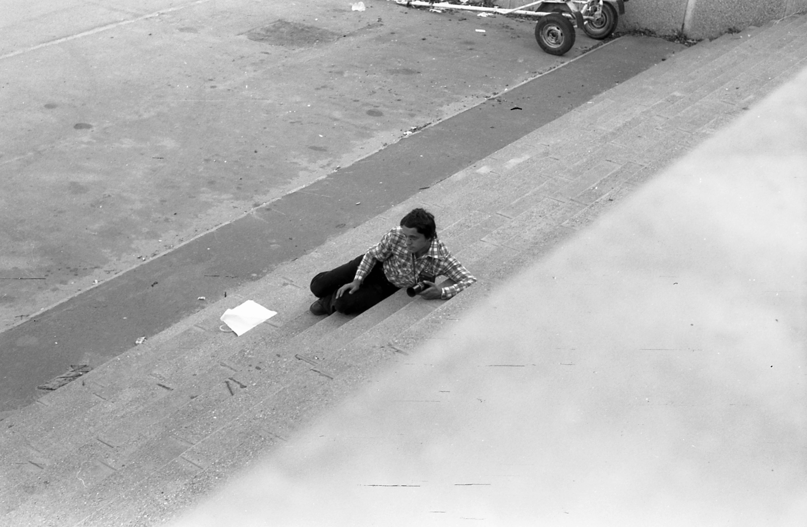 1984, Varga János, sitting on stairs, Fortepan #135992