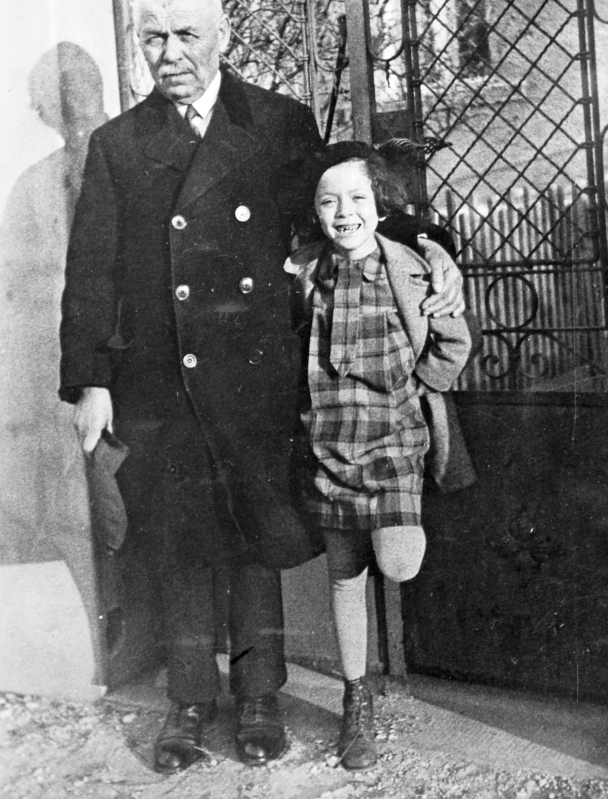 1937, Fortepan, girl, grandparent, one leg standing, Fortepan #13604