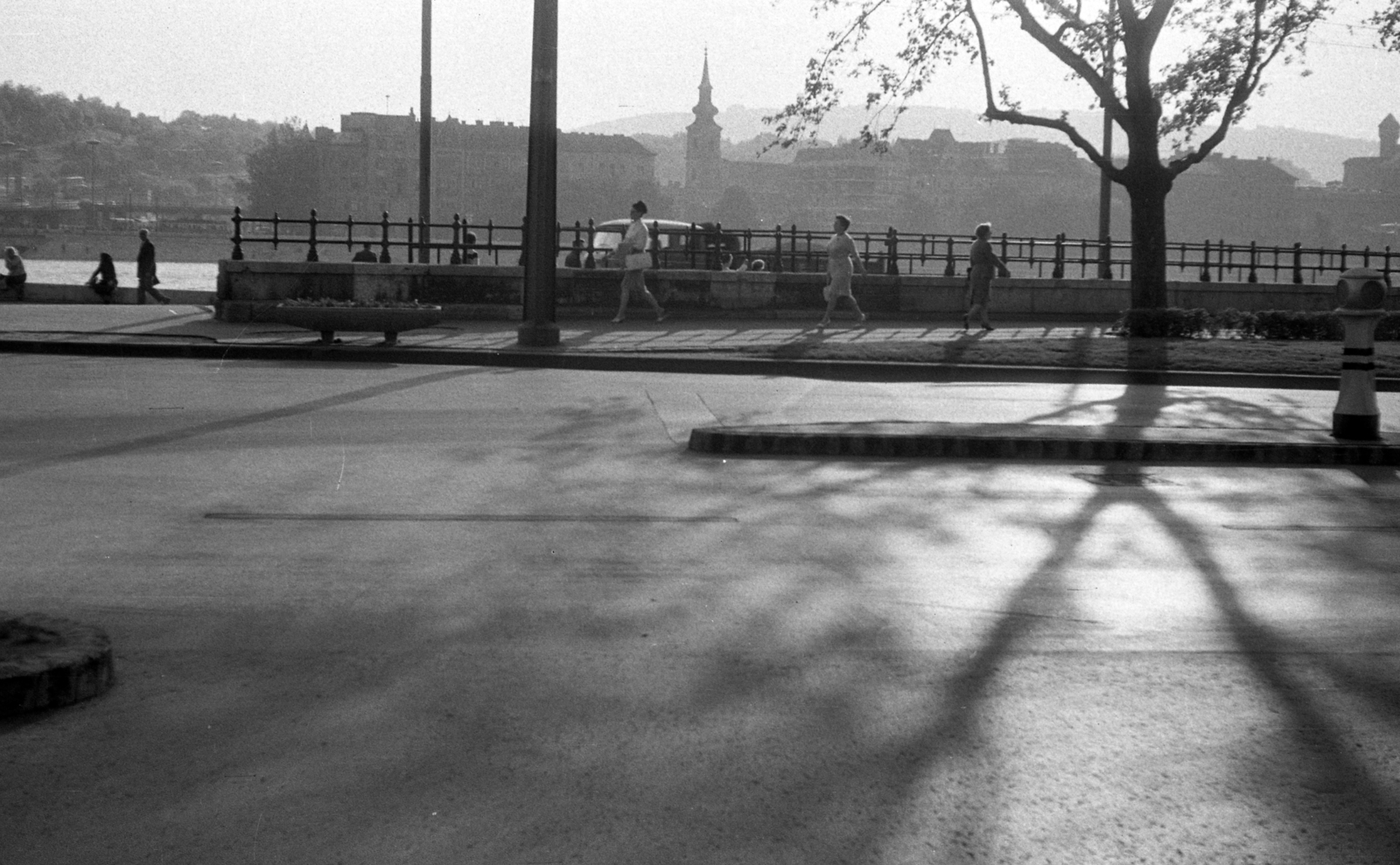 Hungary, Budapest V.,Budapest I., Petőfi tér, lehajtó a pesti alsó rakpartra, szemben az Alexandriai Szent Katalin-templom., 1968, Fortepan/Album020, Budapest, Fortepan #136058