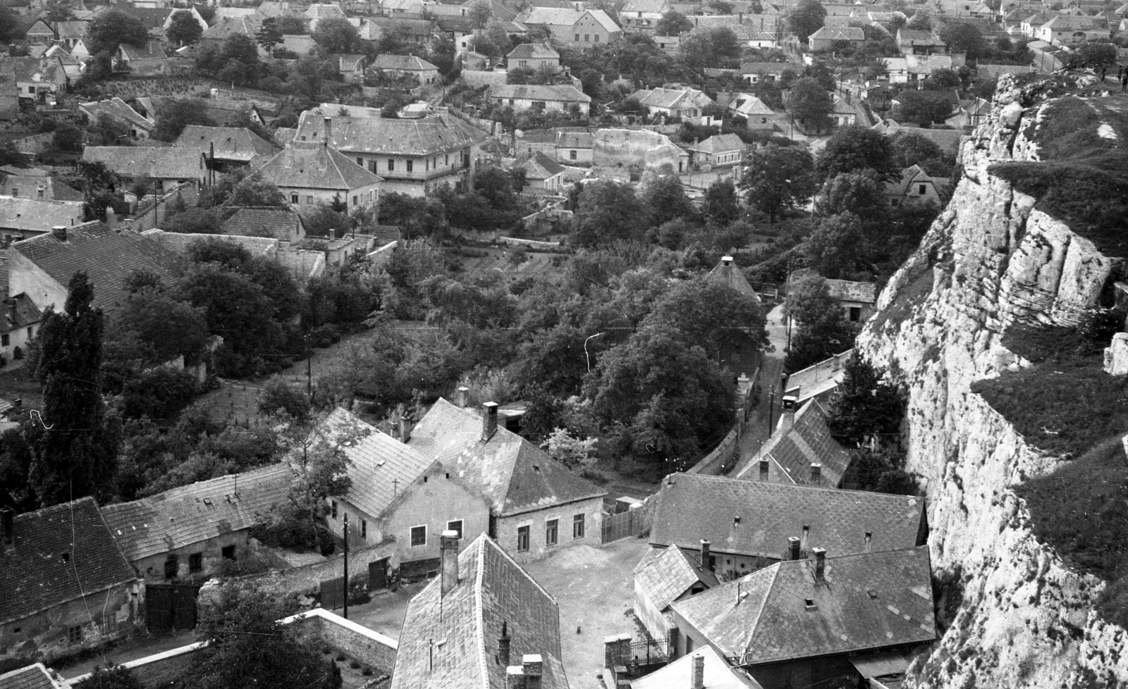 Magyarország, Veszprém, Várkilátó, kilátás a Margit-romok irányába., 1973, Fortepan/Album020, Fortepan #136070