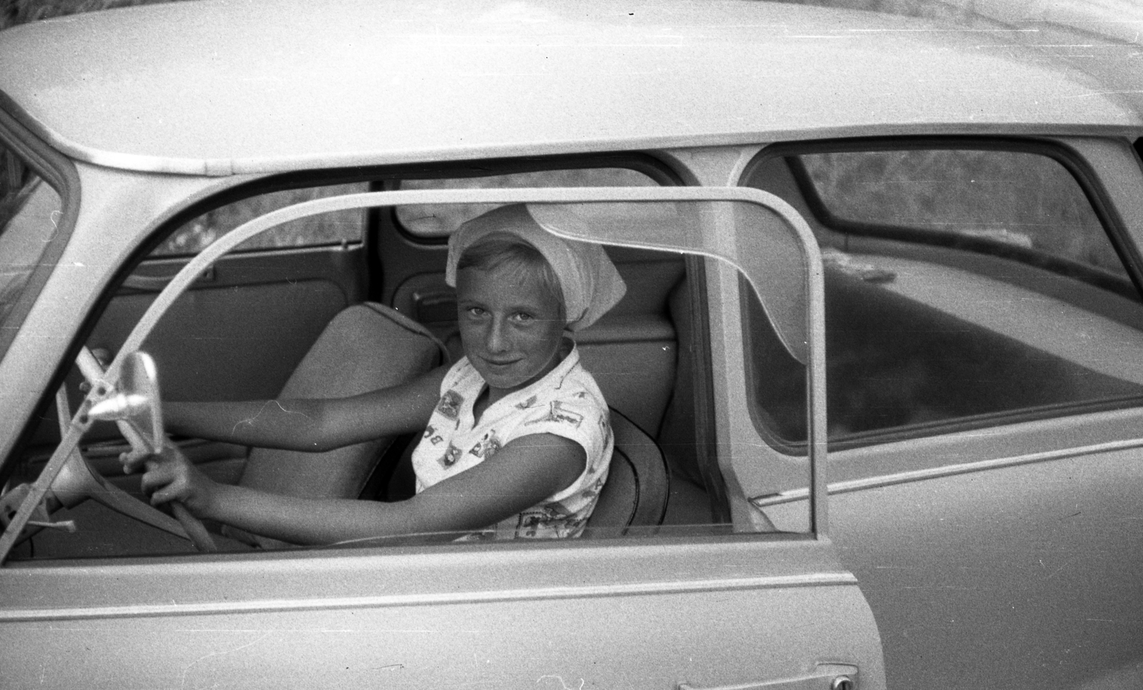 1967, Fortepan/Album020, Trabant-brand, chauffeur, headscarf, steering wheel, girls'n'cars, Fortepan #136102