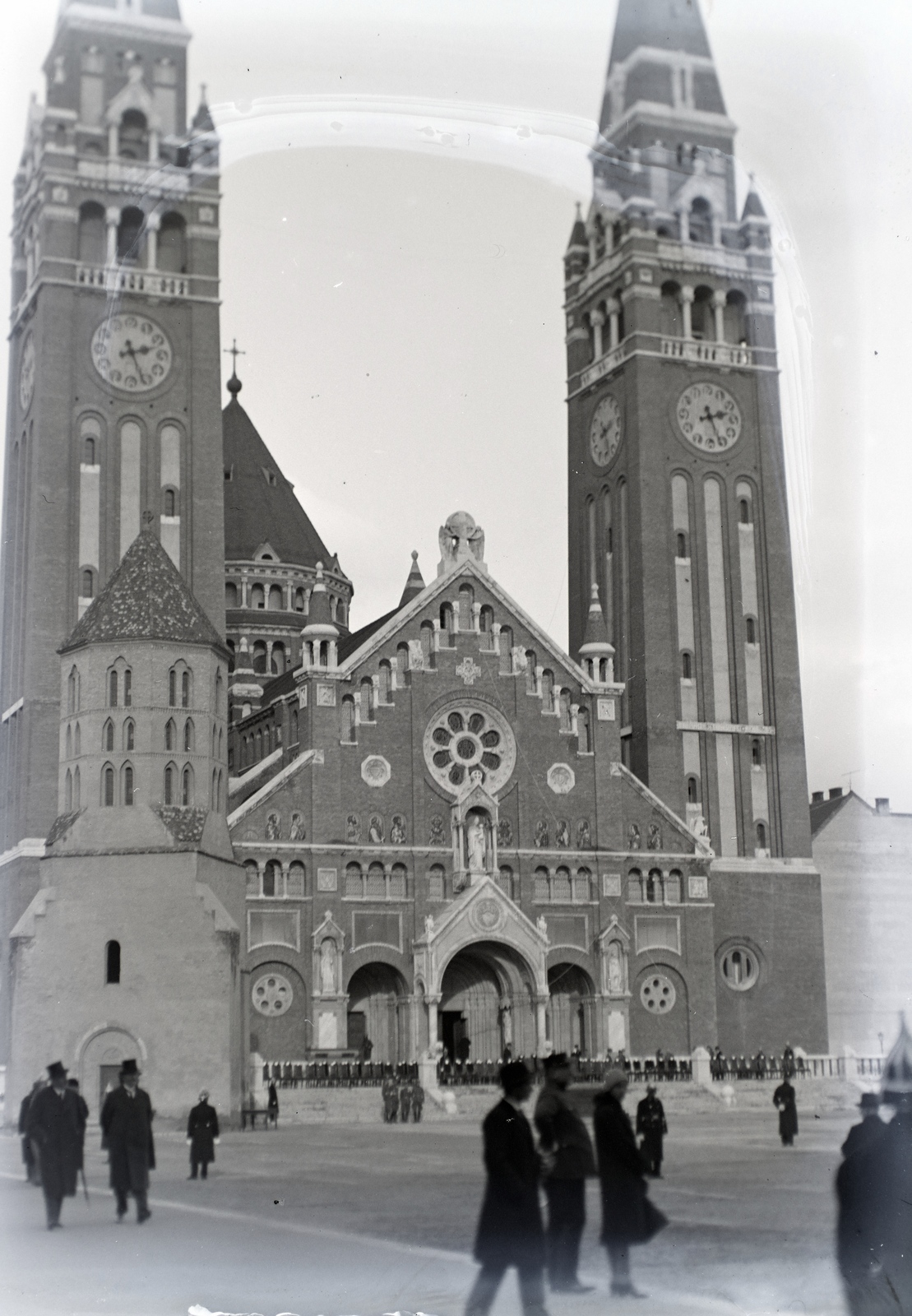 Magyarország, Szeged, Dóm tér, Fogadalmi templom., 1928, Révay Péter, Schulek Frigyes-terv, katolikus, neoromán építészet, székesegyház, Fortepan #136212