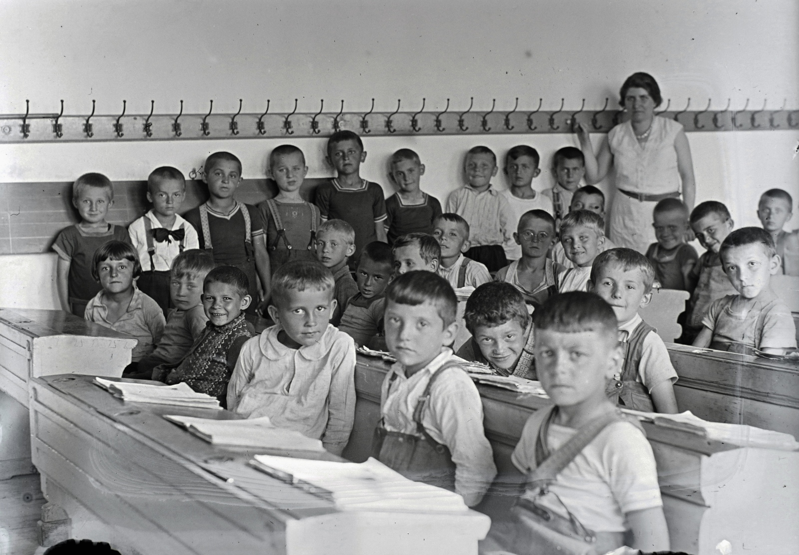 1932, Révay Péter, classroom, coat-stand, school desk, Fortepan #136233