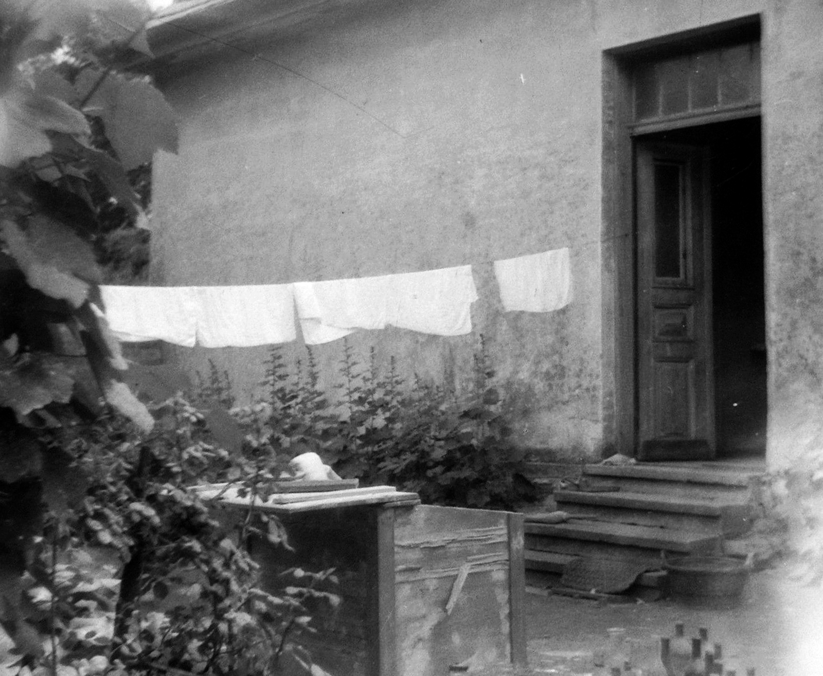 Hungary, Celldömölk, 1957, Baráth Endre, hanging clothes, Fortepan #13653