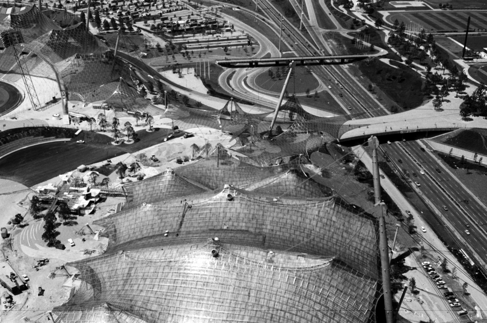 Germany, Munich, Olimpiai Park az Olimpiatoronyból nézve, jobbra a Georg Brauchle Ring., 1972, Vészi Ágnes, Olympics, stadium, FRG, Günter Behnisch-design, Frei Paul Otto-design, plan view, Hyperbolic paraboloid shells , Fortepan #136542