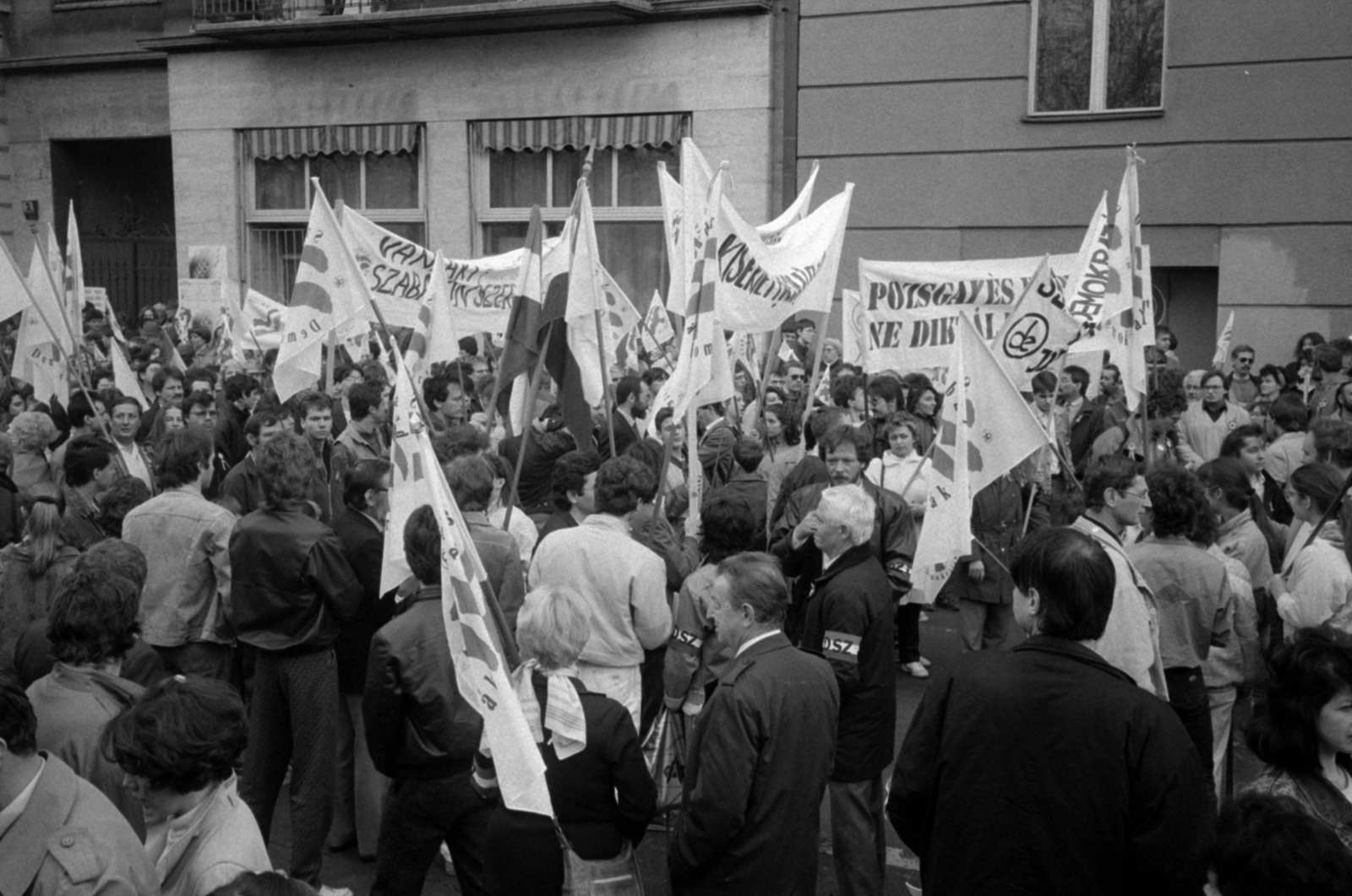 Hungary, Budapest V., Petőfi tér, március 15-i megemlékezés résztvevői., 1990, Vészi Ágnes, Budapest, regime change, Fortepan #136597