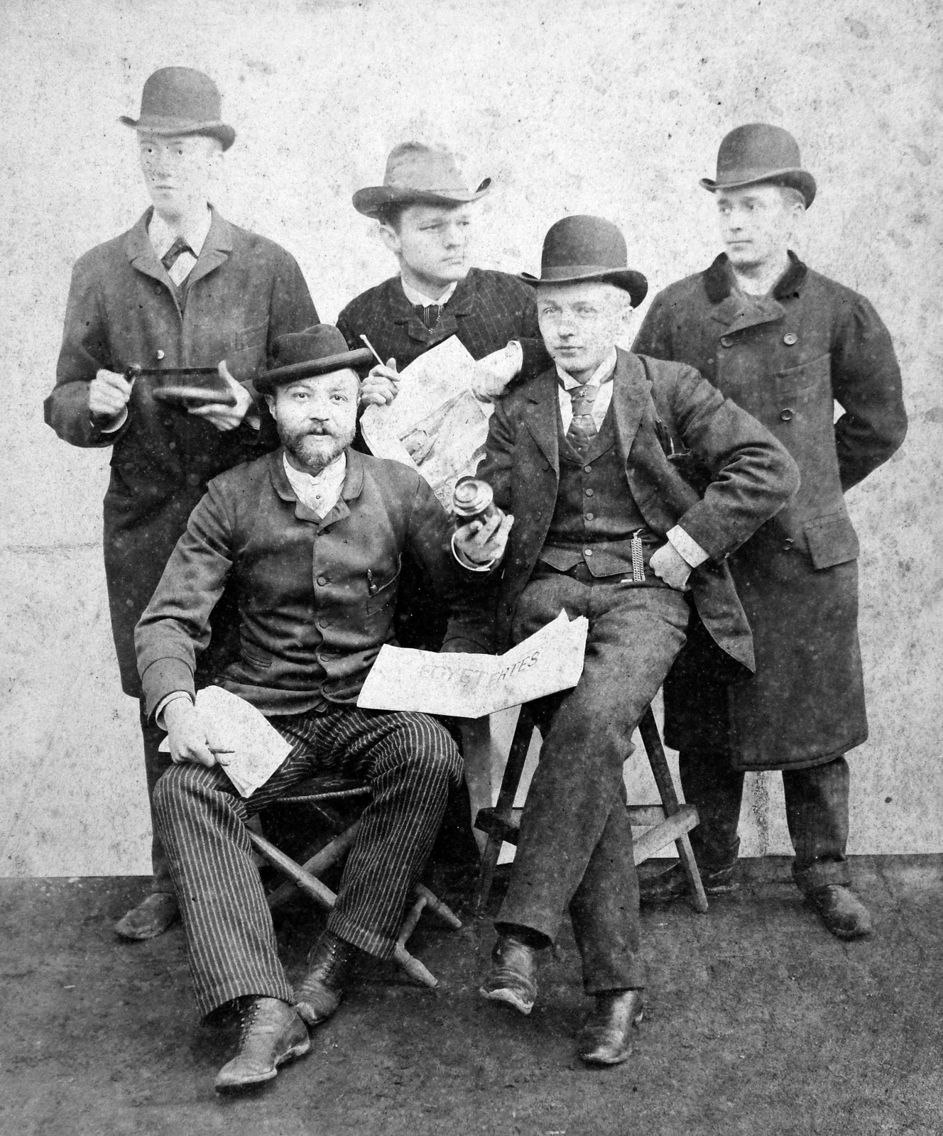 1910, Fortepan, hat, tableau, men, newspaper, Fortepan #13661