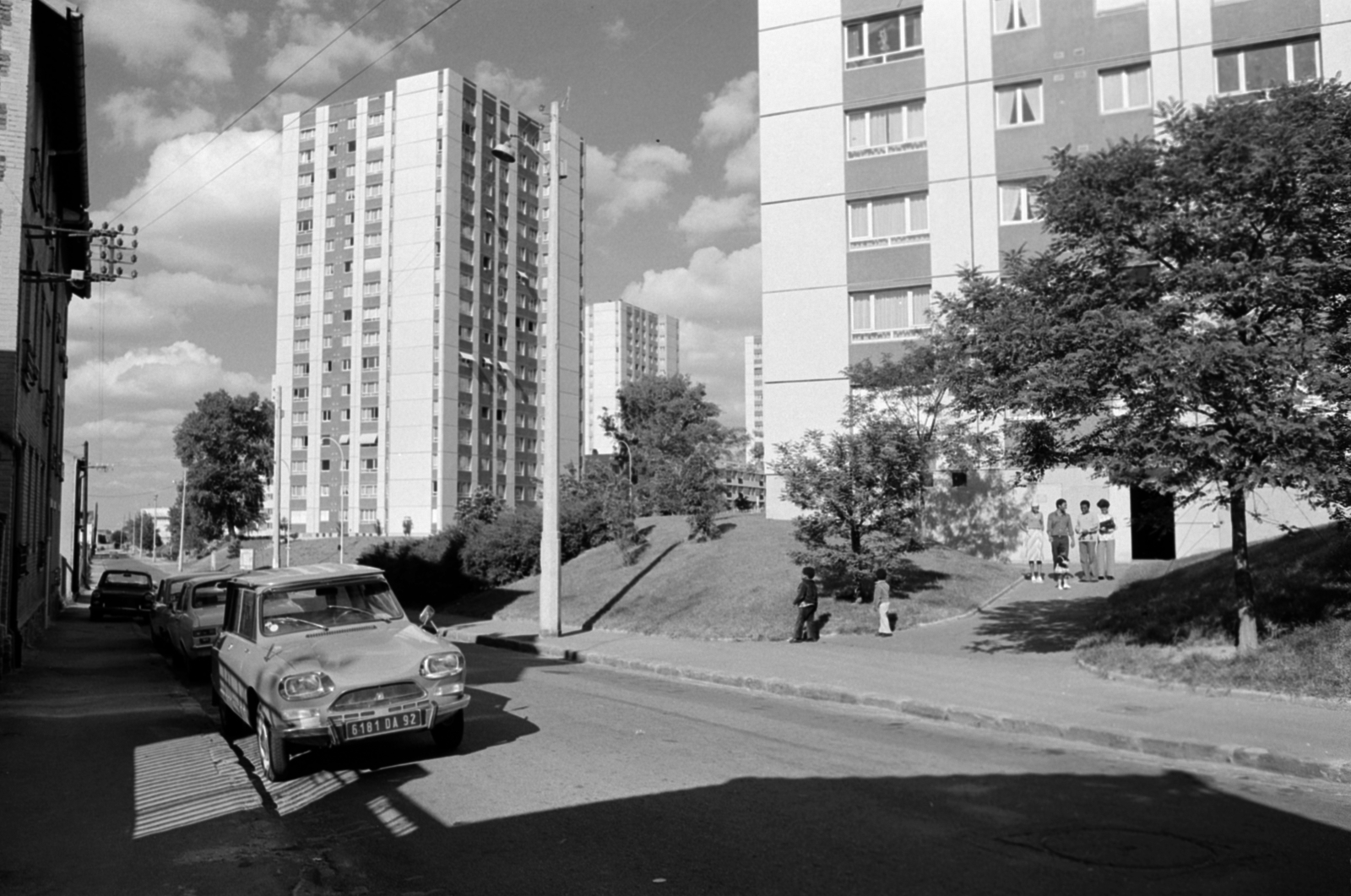 France, Nanterre, Rue des Fontenelles., 1974, Vészi Ágnes, blocks, automobile, Fortepan #136696