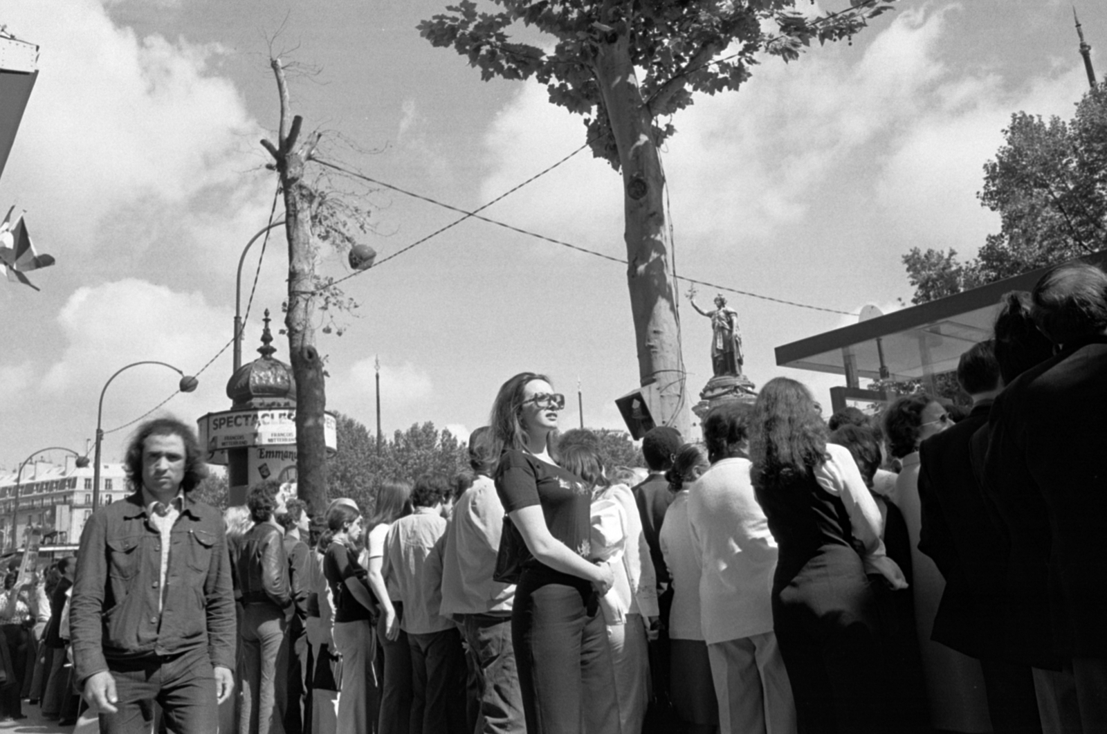 France, Paris, Place de la République, jobbra a háttérben a Monument à la République (Léopold Morice, 1883.)., 1977, Vészi Ágnes, Fortepan #136715