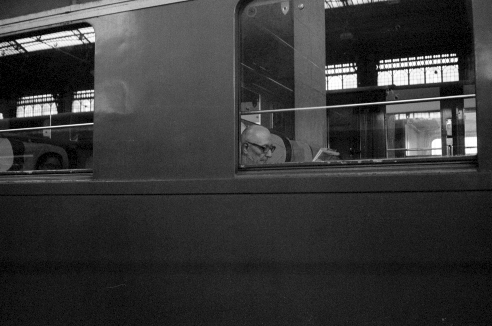 France, Paris, Austerlitz-pályaudvar (Gare de Paris-Austerlitz)., 1976, Vészi Ágnes, train station, Fortepan #136734