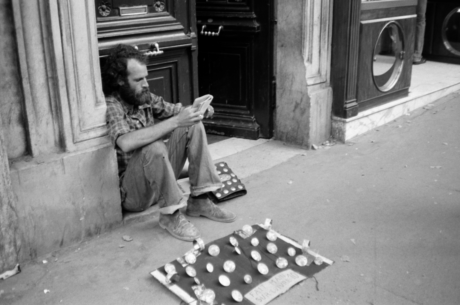 France, Paris, Boulevard Saint-Michel 49., 1975, Vészi Ágnes, jewelry, hippie, Fortepan #136757