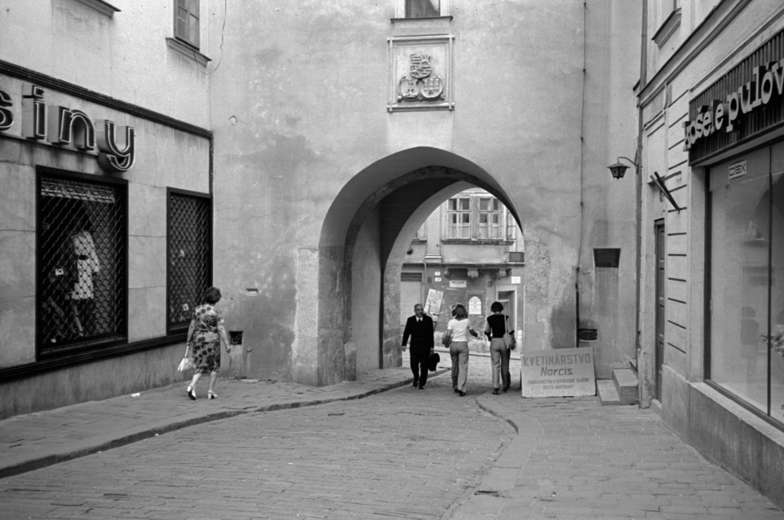 Slovakia, Bratislava, Mihály-kapu., 1983, Vészi Ágnes, Czechoslovakia, City gate, Fortepan #136876