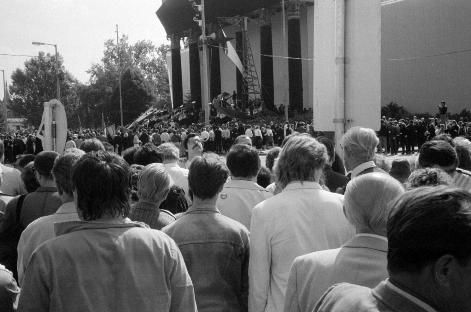 Magyarország, Budapest XIV., Hősök tere 1989. június 16-án, az 56-os hősök újratemetésekor., 1989, Vészi Ágnes, Budapest, rendszerváltás, Fortepan #137003