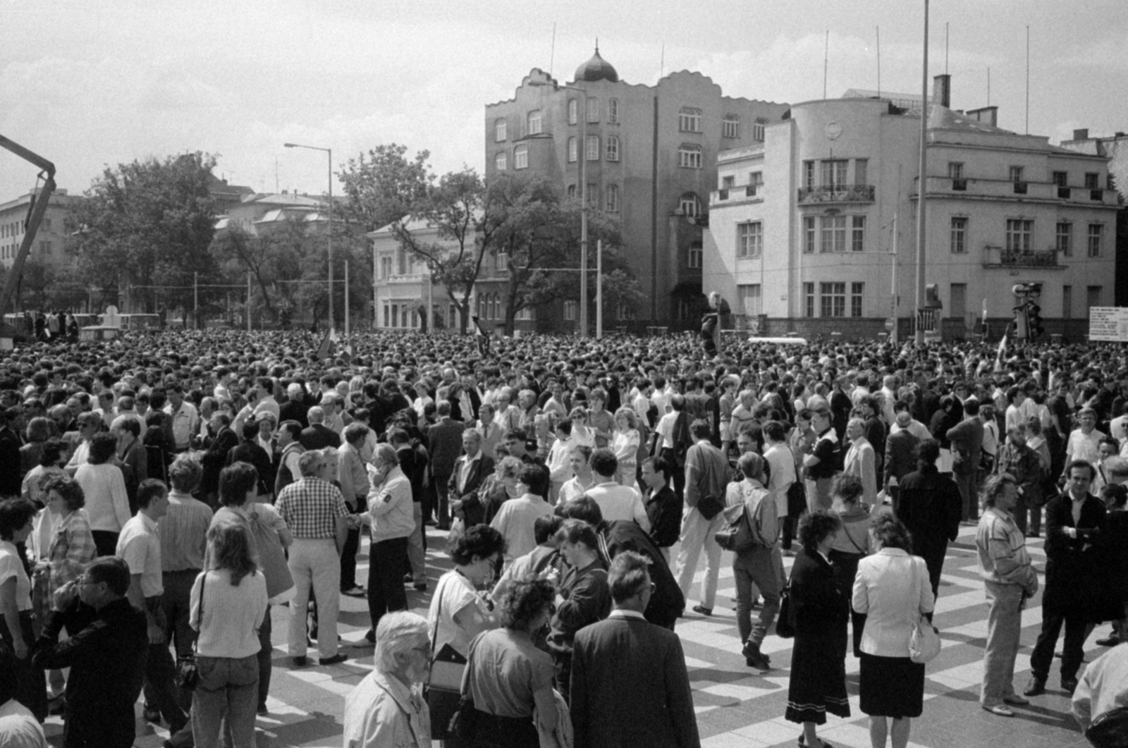 Magyarország, Budapest XIV., Hősök tere 1989. június 16-án, az 56-os hősök újratemetésekor., 1989, Vészi Ágnes, Budapest, Fortepan #137013