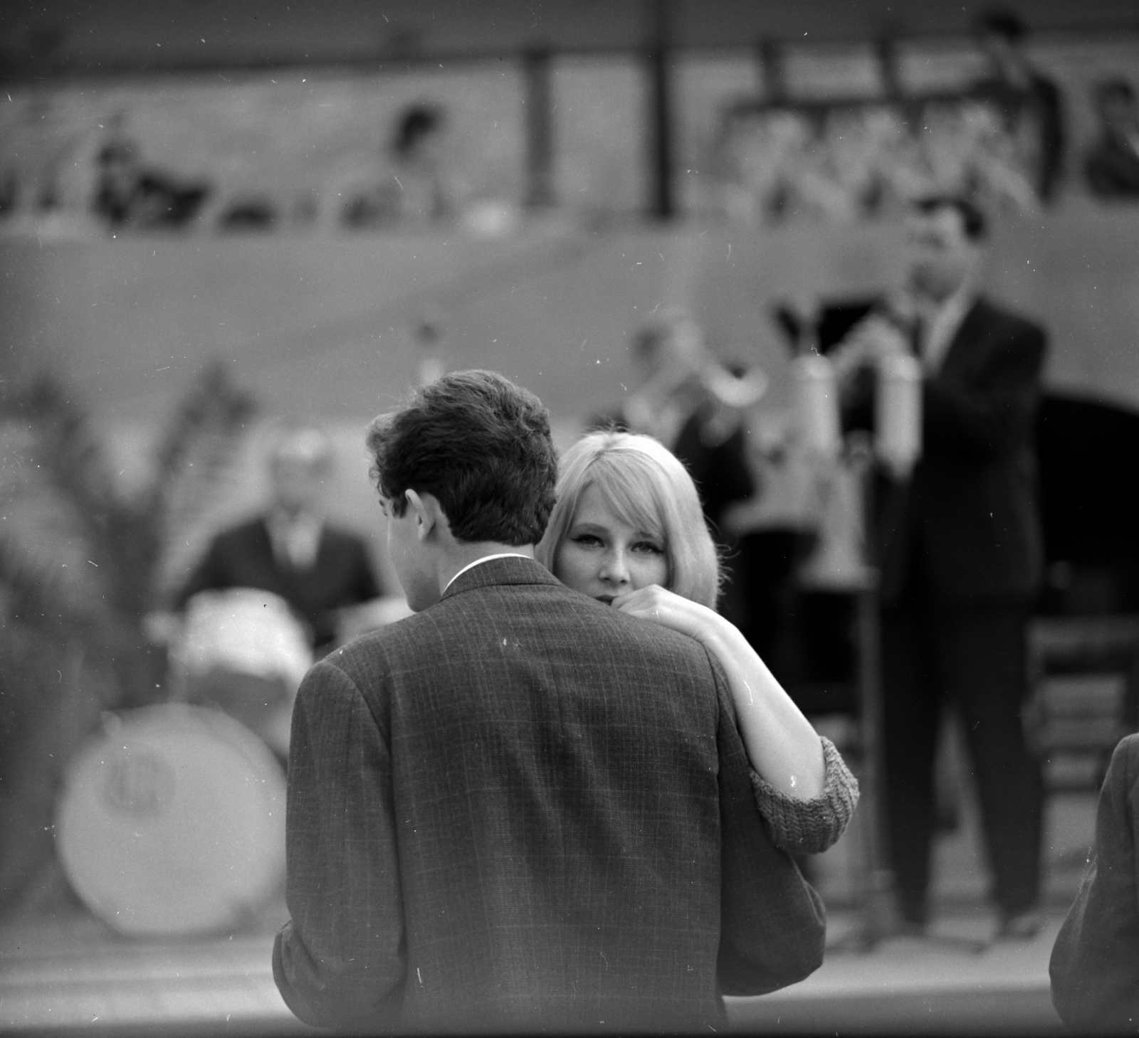 Hungary, Budapest I., Várkert Bazár, Budai Ifjúsági Park., 1963, Szalay Zoltán, Budapest, man and woman, photo aspect ratio: square, dance, Best of, Fortepan #137189