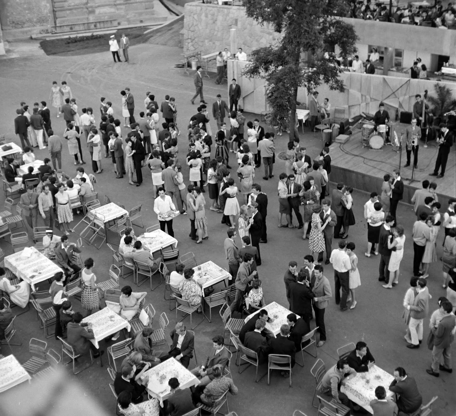 Hungary, Budapest I., Várkert Bazár, Budai Ifjúsági Park. A színpadon a Bergendy-együttes., 1963, Szalay Zoltán, Budapest, Fortepan #137198