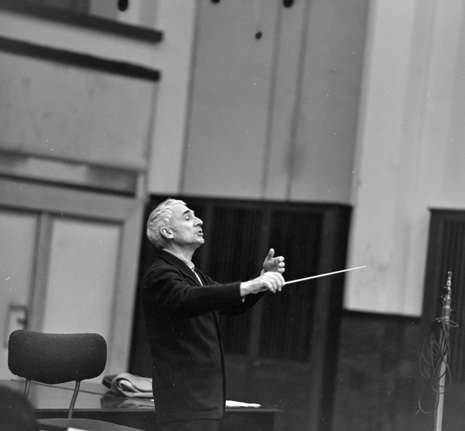 Hungary, Budapest VIII., a Magyar Rádió stúdiója, Jean Martinon francia karmester., 1964, Szalay Zoltán, conductor, Budapest, Fortepan #137306