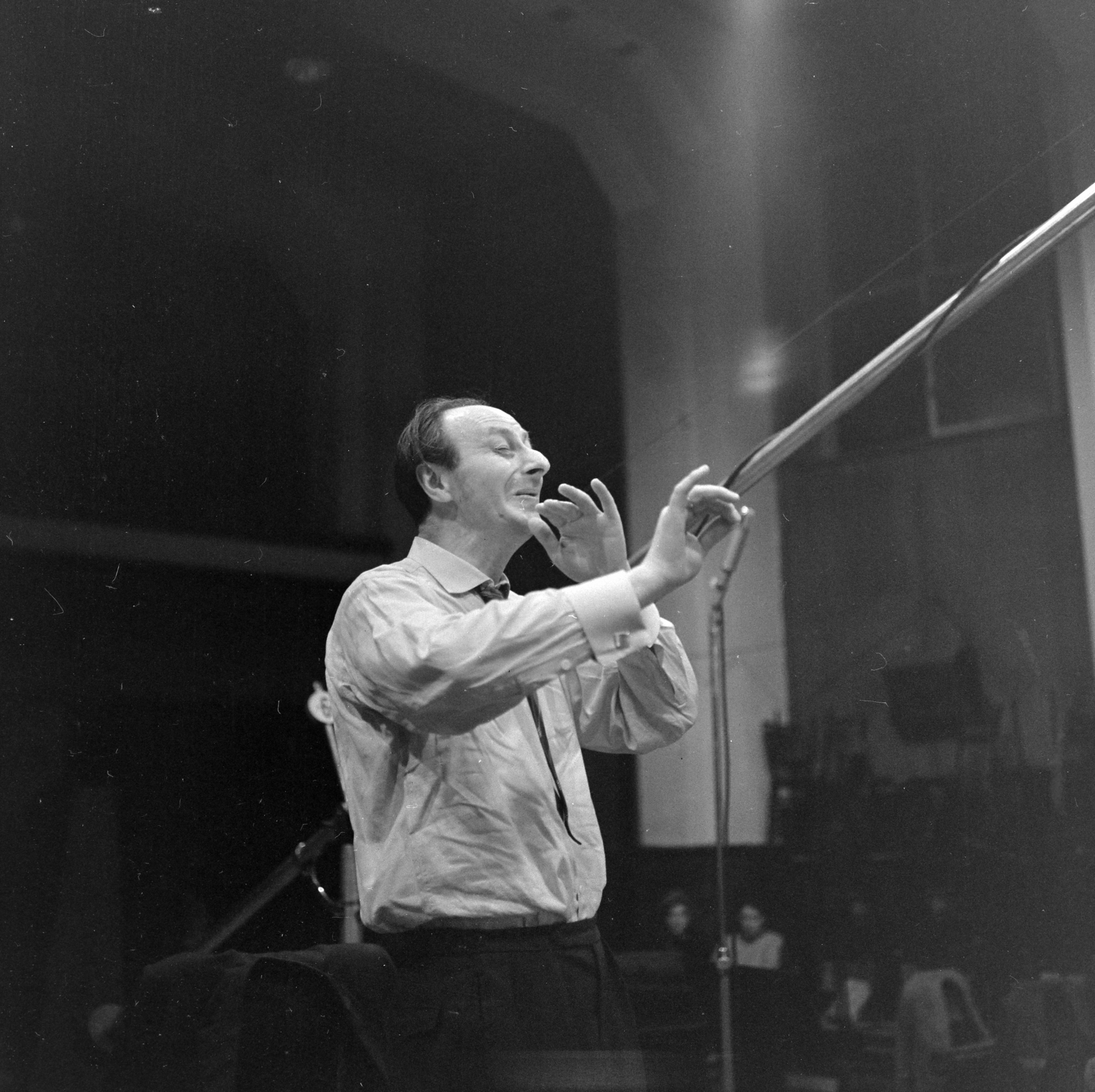 Hungary, Budapest VIII., a Magyar Rádió stúdiója, Helmut Koch német karmester., 1964, Szalay Zoltán, conductor, Budapest, Hungarian Radio, Fortepan #137316