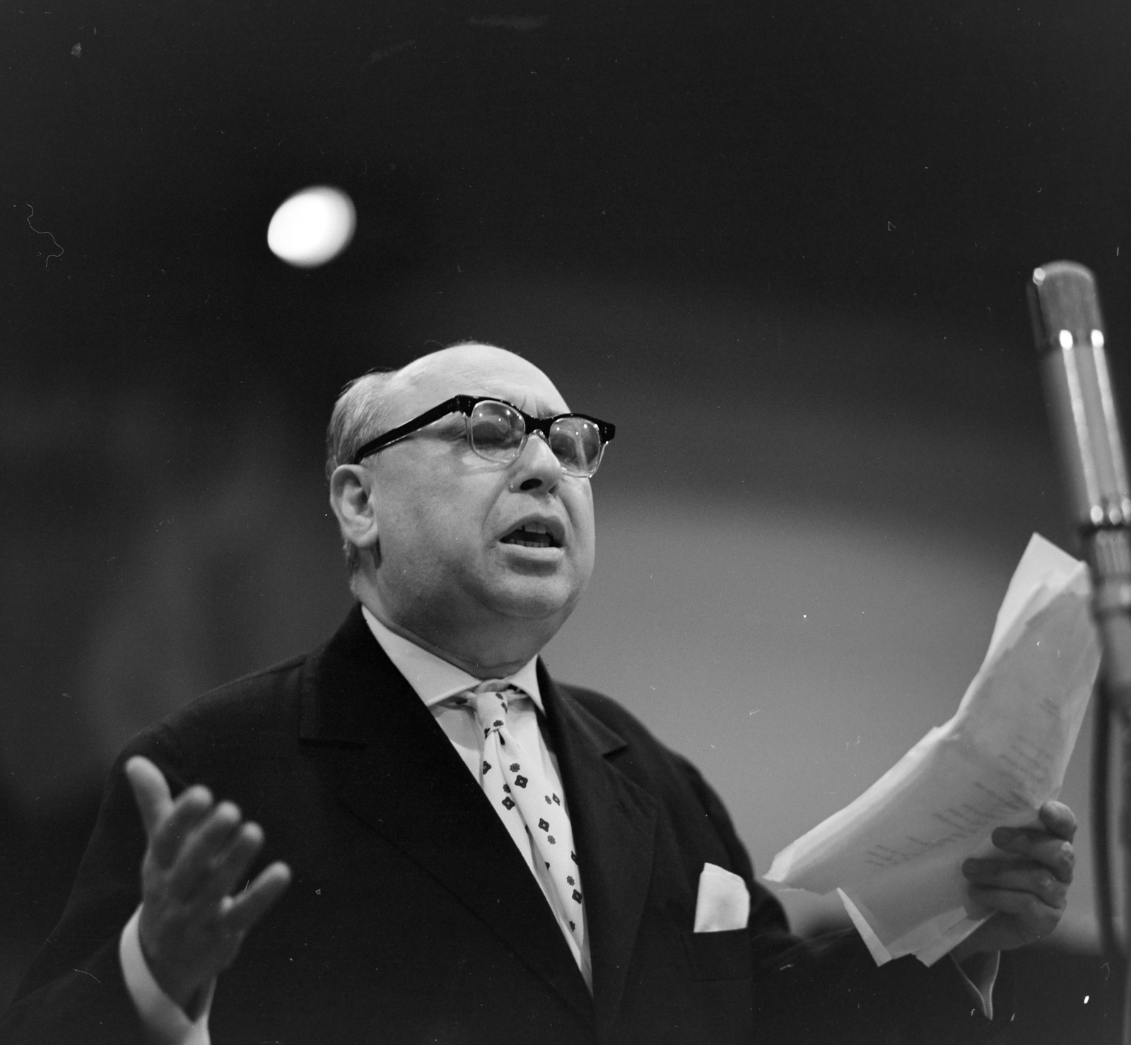 Hungary, Budapest VIII., a Magyar Rádió 6-os stúdiója, Nem az én színpadom... című műsor (fővárosi színházak vetélkedése III. forduló) felvétele. Keleti László színművész., 1963, Szalay Zoltán, Budapest, Hungarian Radio, Fortepan #137337