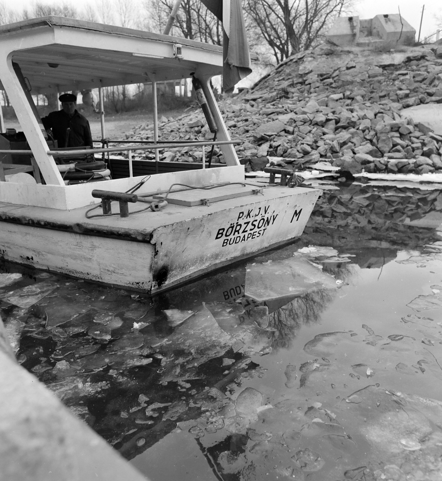 Hungary, Szigetmonostor, Börzsöny átkelőhajó., 1972, Szalay Zoltán, passenger ship, Fortepan #137793