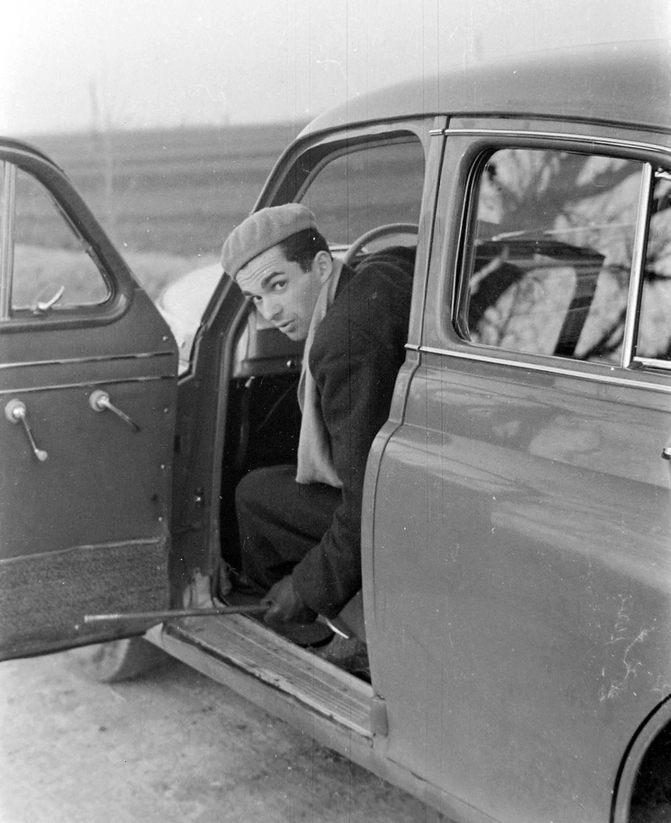 1955, Szent-tamási Mihály, portrait, GAZ-brand, chauffeur, beret, man, automobile, M20 Pobieda, Fortepan #13780