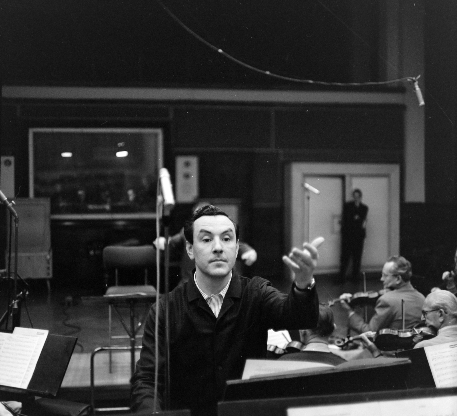 Hungary, Budapest VIII., a Magyar Rádió stúdiója, Carlo Maria Giulini olasz karmester., 1966, Szalay Zoltán, conductor, Budapest, Fortepan #137970