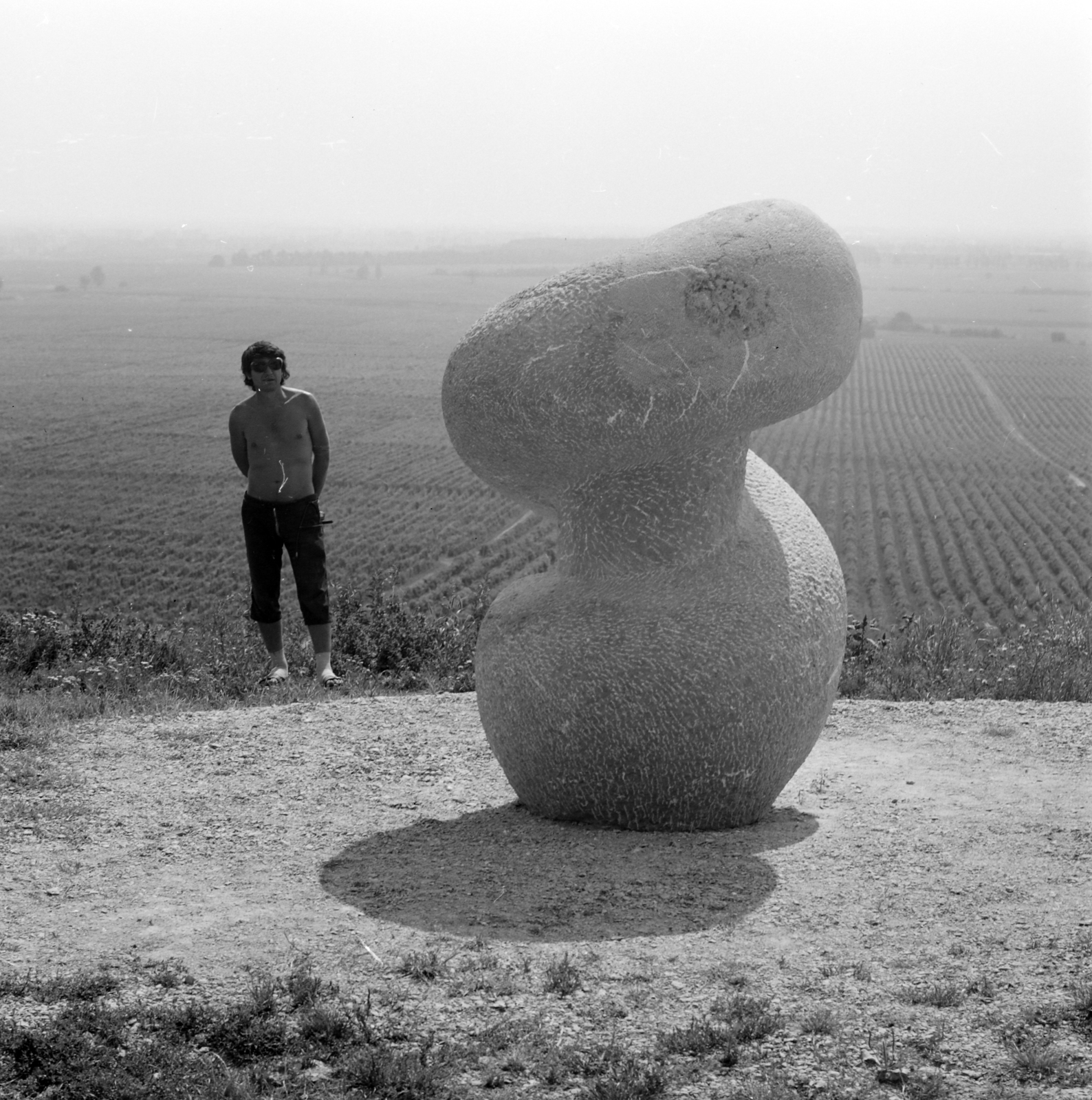 Magyarország, Nagyharsány, szoborpark a kőfejtőben. Bocz Gyula szobrászművész Spirál 2. című alkotása., 1973, Szalay Zoltán, Villányi művésztelep, Fortepan #138124