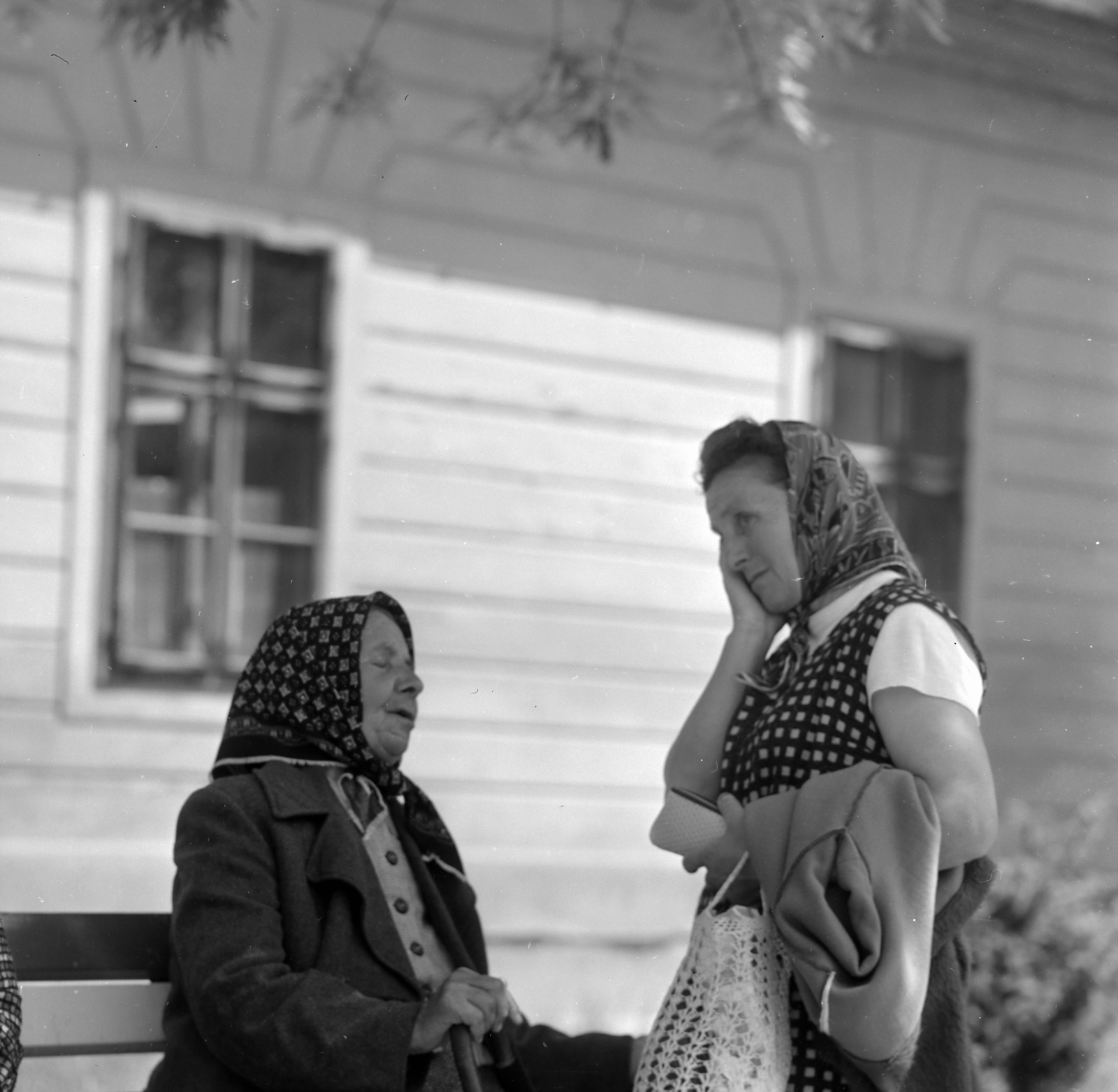 Hungary, 1965, Szalay Zoltán, headscarf, old person, Fortepan #138156