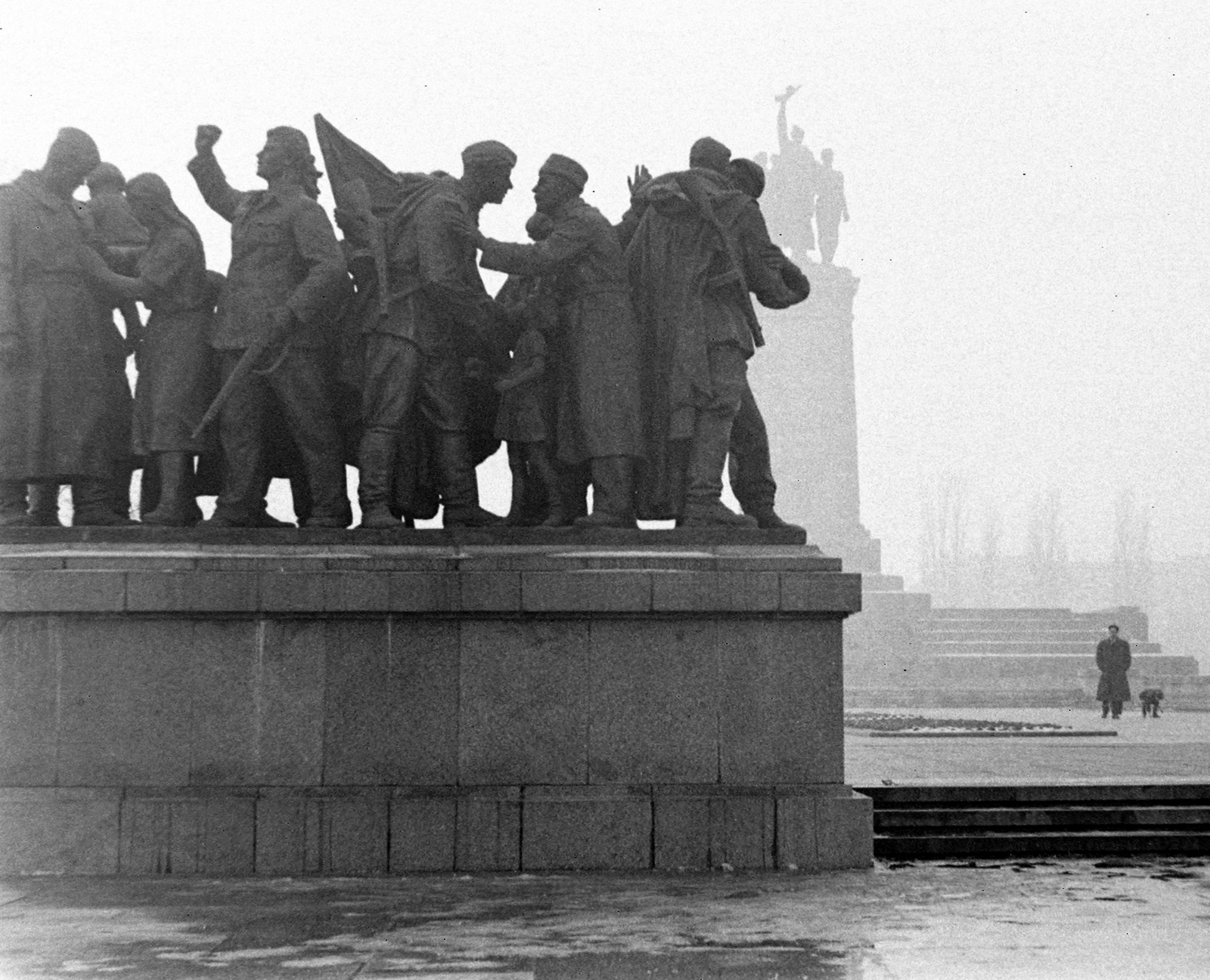 Bulgaria, Sofia, szovjet katonai emlékmű., 1959, Szent-tamási Mihály, sculpture, Soviet memorial, sculptural group, Fortepan #13825