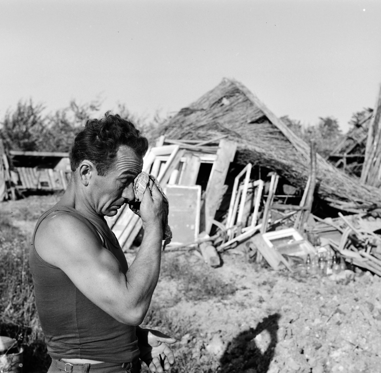 Hungary, 1970, Szalay Zoltán, damaged building, Fortepan #138257