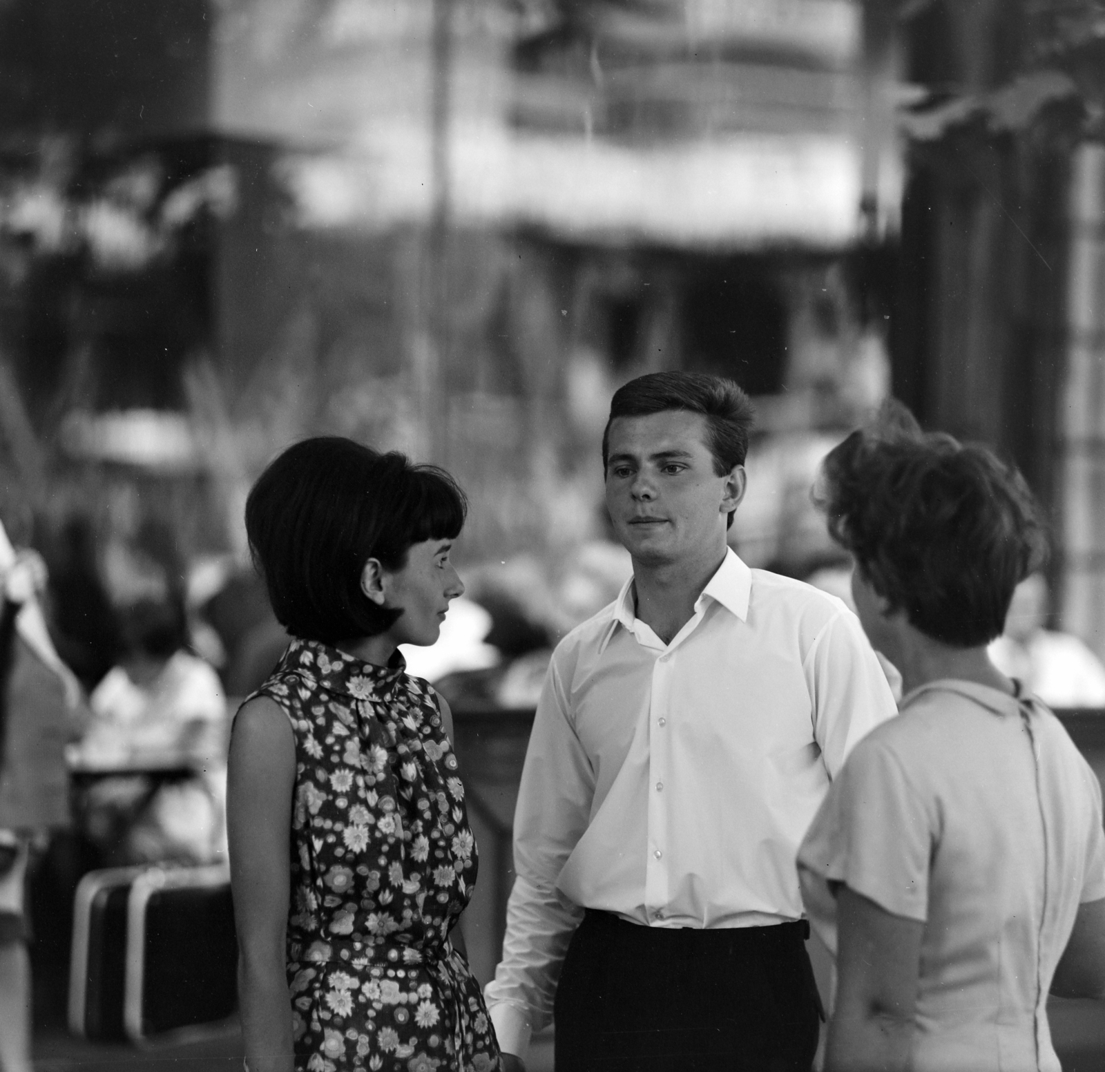 Hungary, Budapest V., Vörösmarty tér, a Gerbeaud (Vörösmarty) cukrászda terasza., 1967, Szalay Zoltán, pastry shop, Budapest, Fortepan #138310