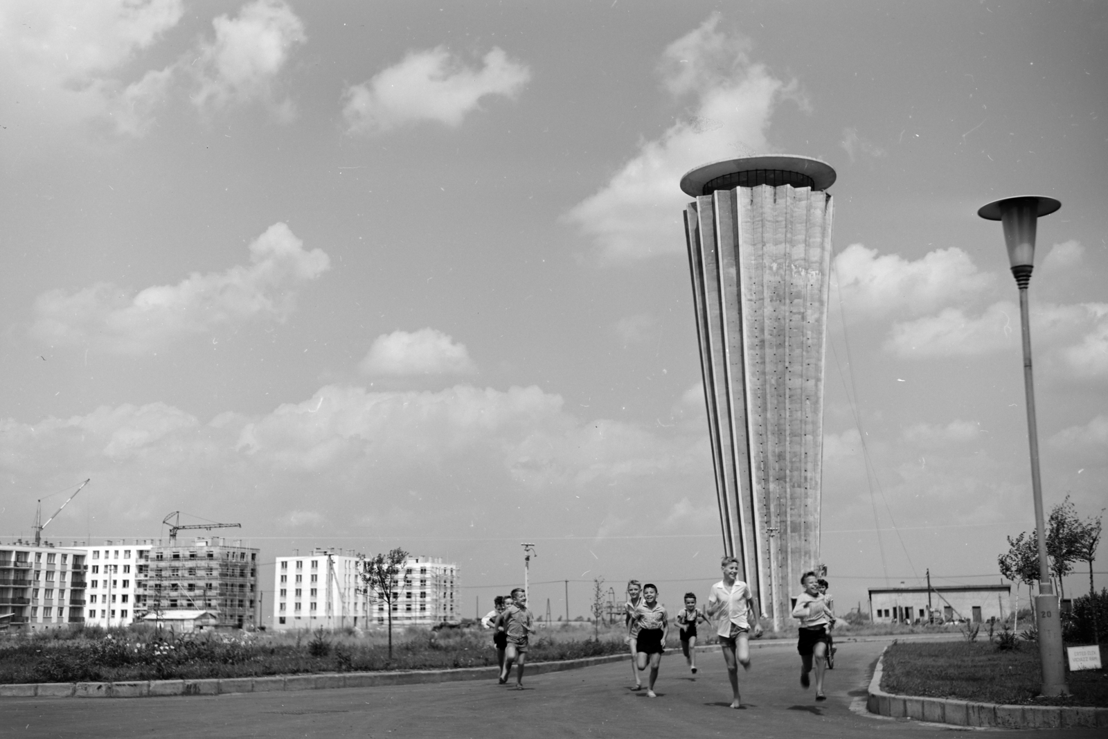 Hungary, Tiszaújváros, (Tiszaszederkény), lakótelep., 1968, Szalay Zoltán, water tower, Fortepan #138340
