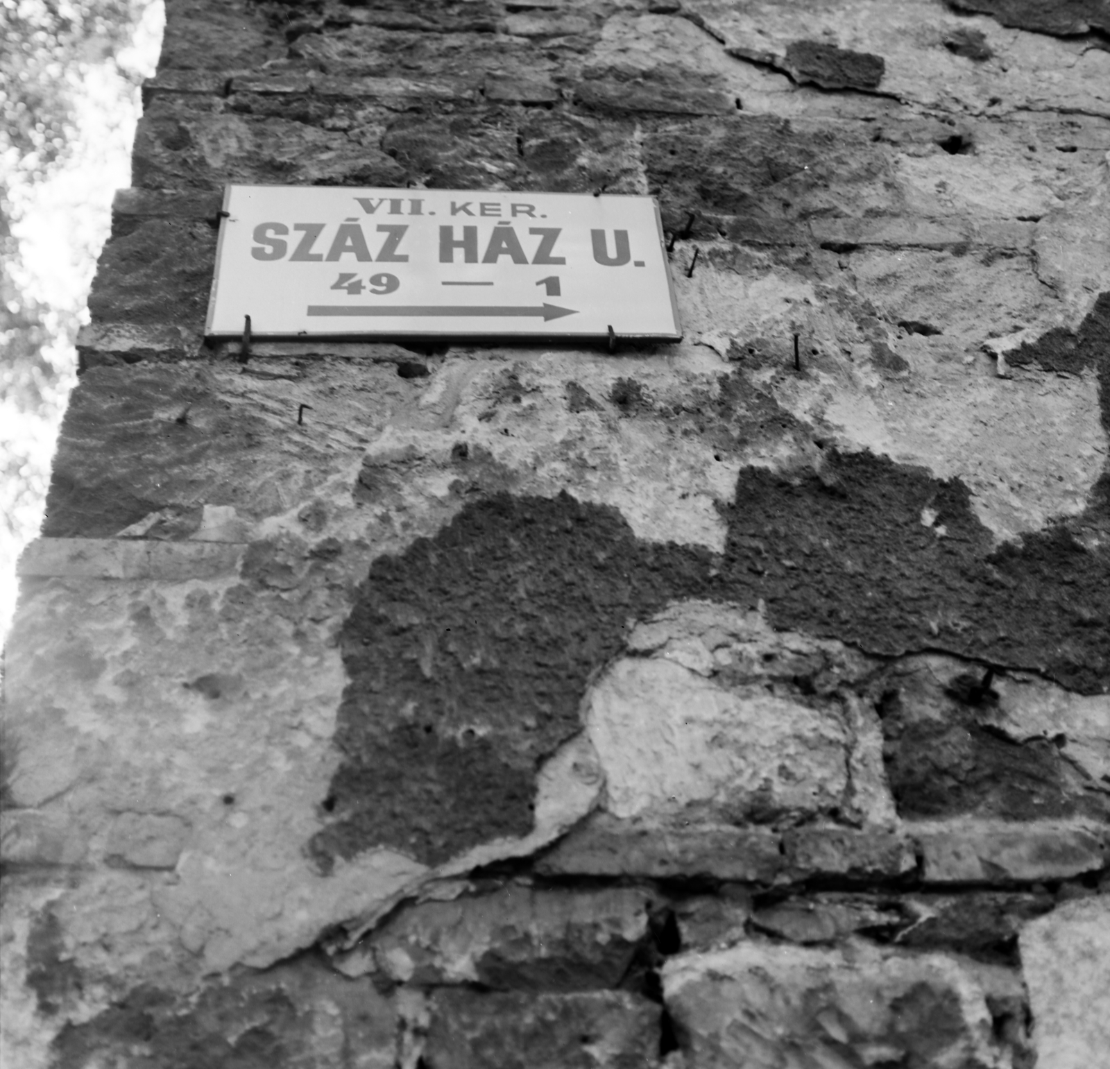 Magyarország, Budapest VII., Dózsa György út - Százház utca sarok., 1965, Szalay Zoltán, utcanévtábla, Budapest, Fortepan #138420