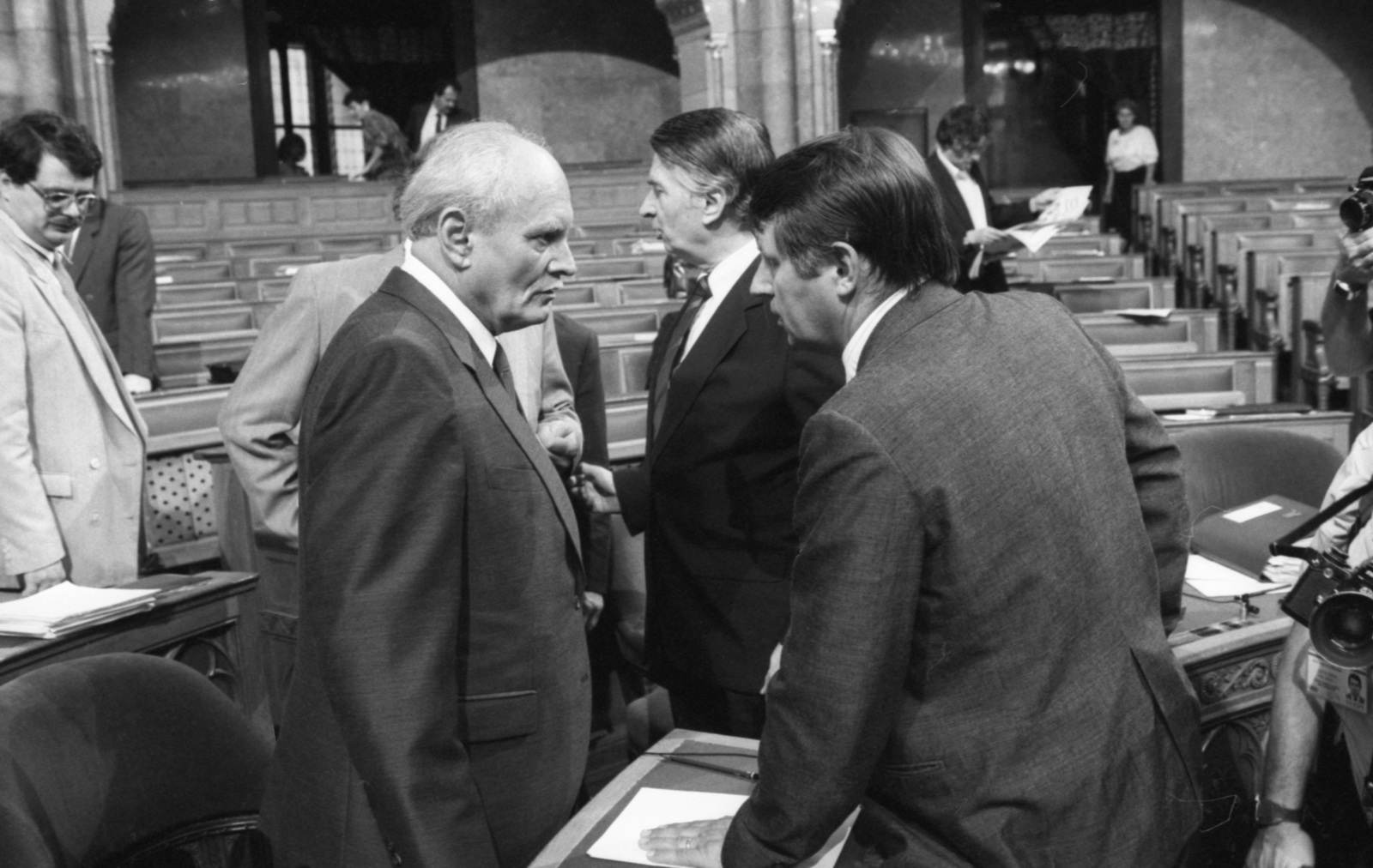 Hungary, Budapest V., Parlament, Göncz Árpád köztársasági elnök és Németh Miklós miniszterelnök, közöttük Antall József miniszterelnök látszik. A felvétel 1990. augusztus 3-án a köztársasági elnök beiktatásakor készült., 1990, Szalay Zoltán, celebrity, Budapest, politician, Fortepan #138455