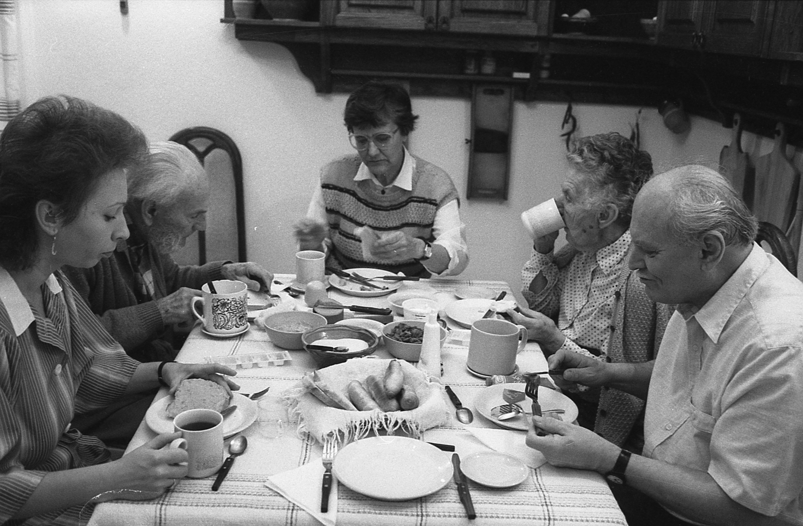 Hungary, jobbra Göncz Árpád köztársasági elnök., 1990, Szalay Zoltán, breakfast, snacks, Fortepan #138556