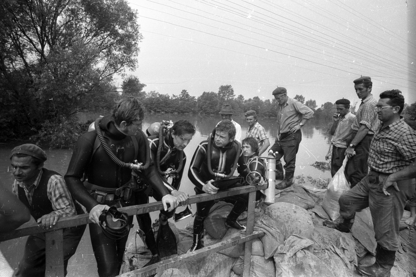 1970, Szalay Zoltán, skin-diver, oxygen cylinder, Fortepan #138841