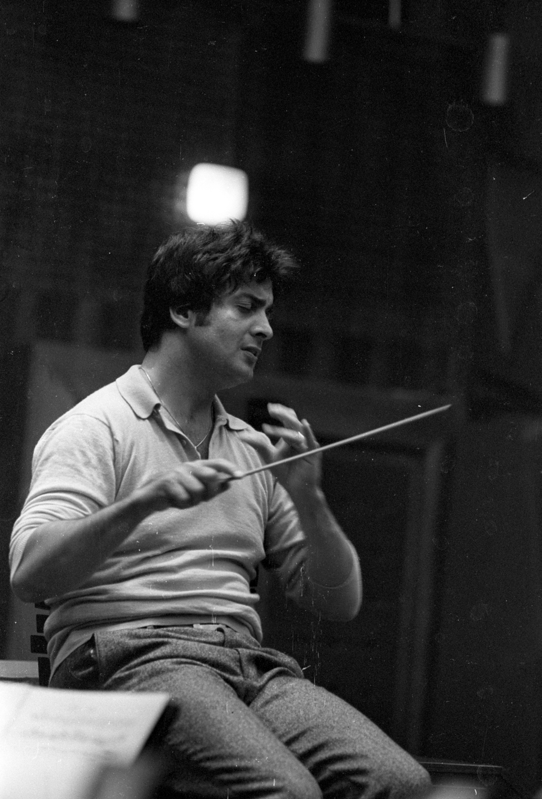 Hungary, Budapest VIII., Magyar Rádió, Aldo Ceccato olasz karmester a Rádiózenekart vezényli., 1972, Szalay Zoltán, conductor, Budapest, Hungarian Radio, Fortepan #138890