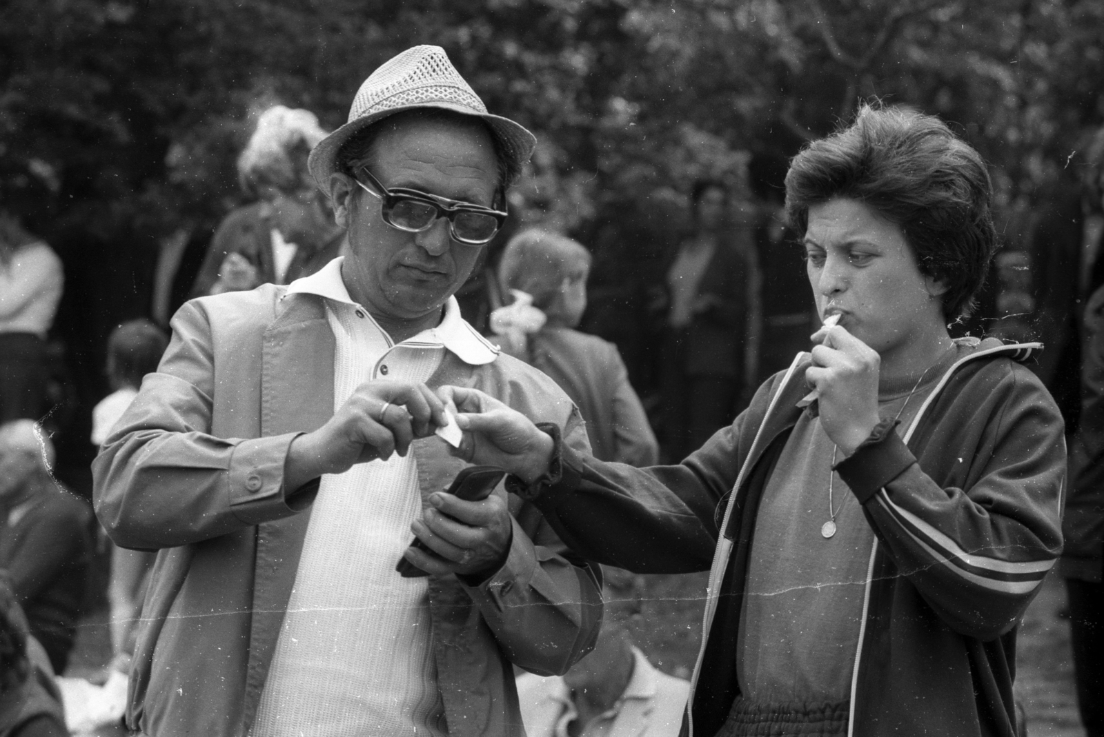Hungary, 1975, Szalay Zoltán, hat, glasses, workout clothes, bubblegum, Fortepan #139037