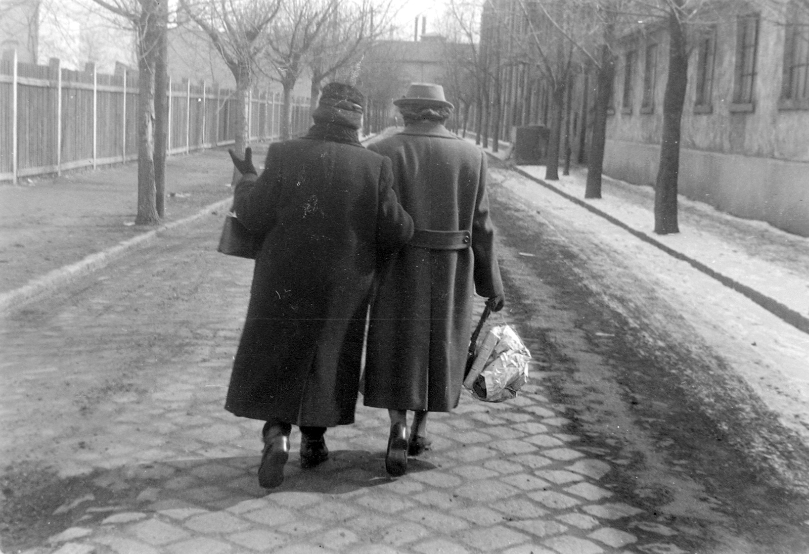 1954, Fortepan, hat, winter, street view, string bag, handbag, lady, coat, Fortepan #13907