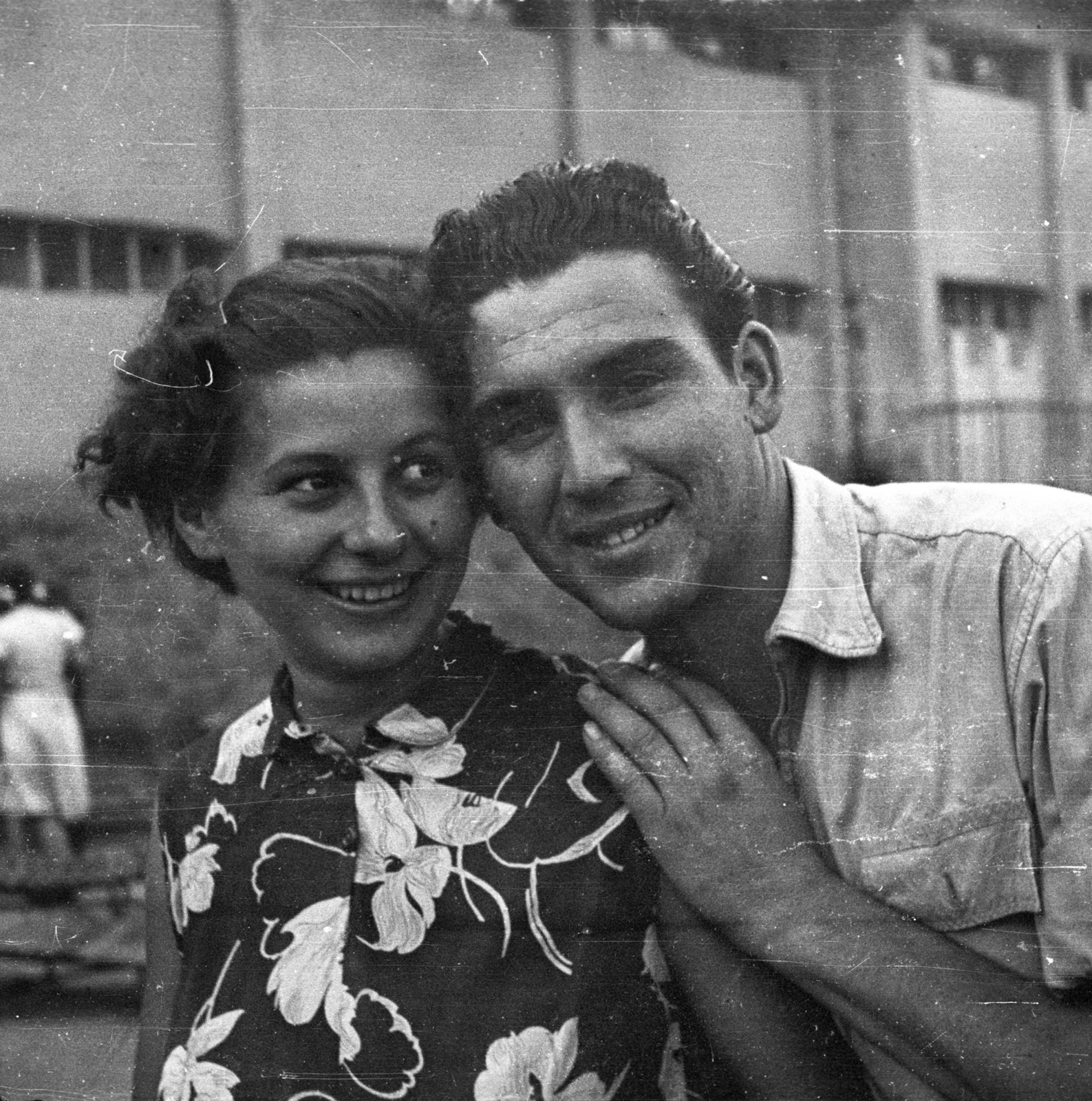 1958, Szent-tamási Mihály, smile, flowery dresses, man and woman, Fortepan #13918