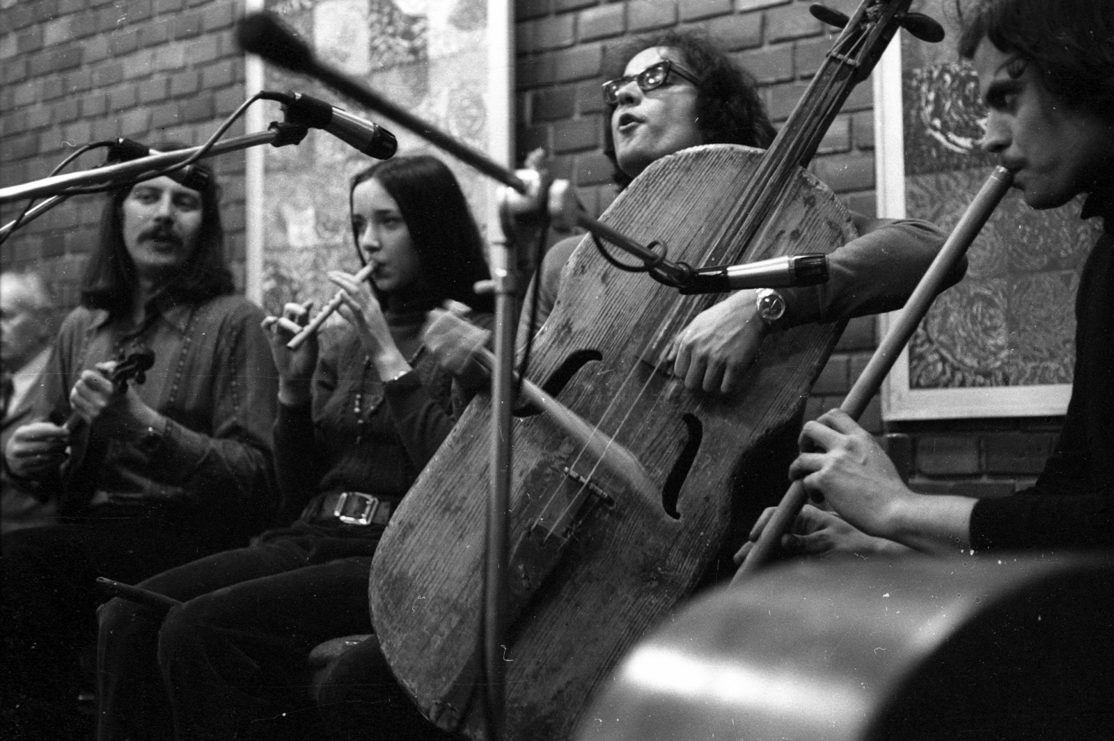 Hungary, Budapest XIV., Kassák Klub, balról Halmos Béla, Sebestyén Márta, Sebő Ferenc, Éri Péter., 1978, Szalay Zoltán, Budapest, percussion chello, Fortepan #139273