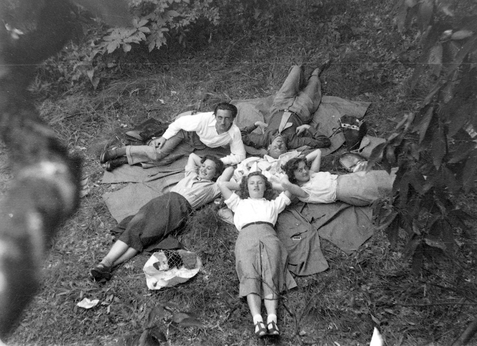 1953, Szent-tamási Mihály, excursion, relaxation, hands behind the head, stretched legs, Fortepan #13930